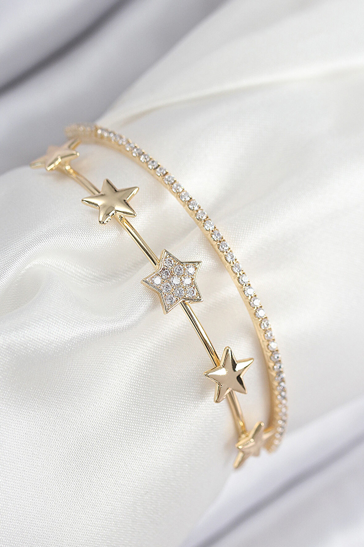Pirinç Zirkon Taşlı Yıldız Model Gold Renk Kadın Bileklik - EBJ250902W37737