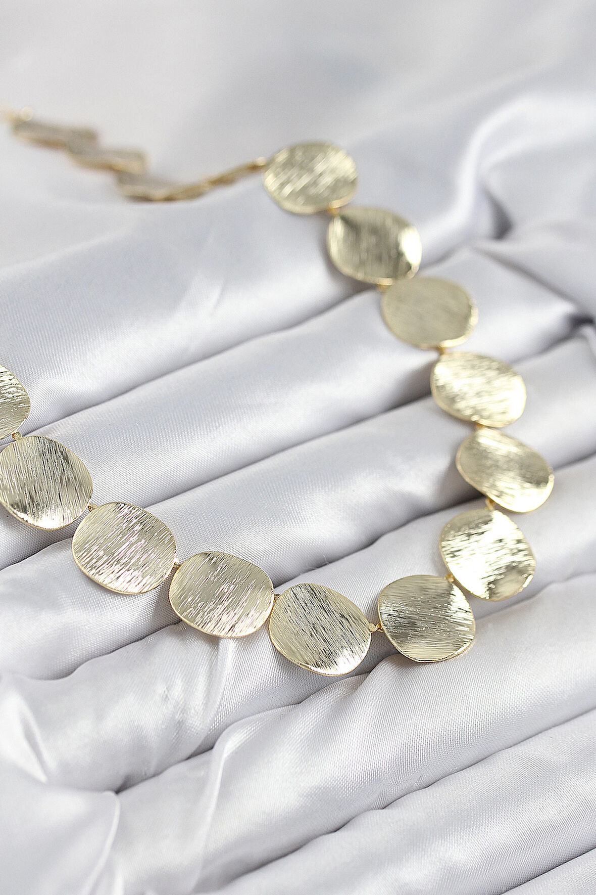 Pirinç Sıralı Para Model Gold Renk Kadın Kolye - EBJ250902W37580