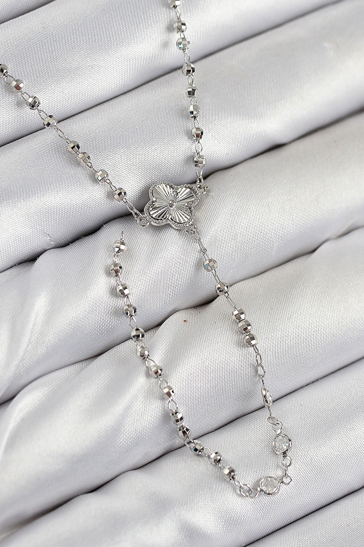 Pirinç Zirkon Taşlı Yonca Model Gümüş Renk Kadın Y Kolye - EBJ250902W37590