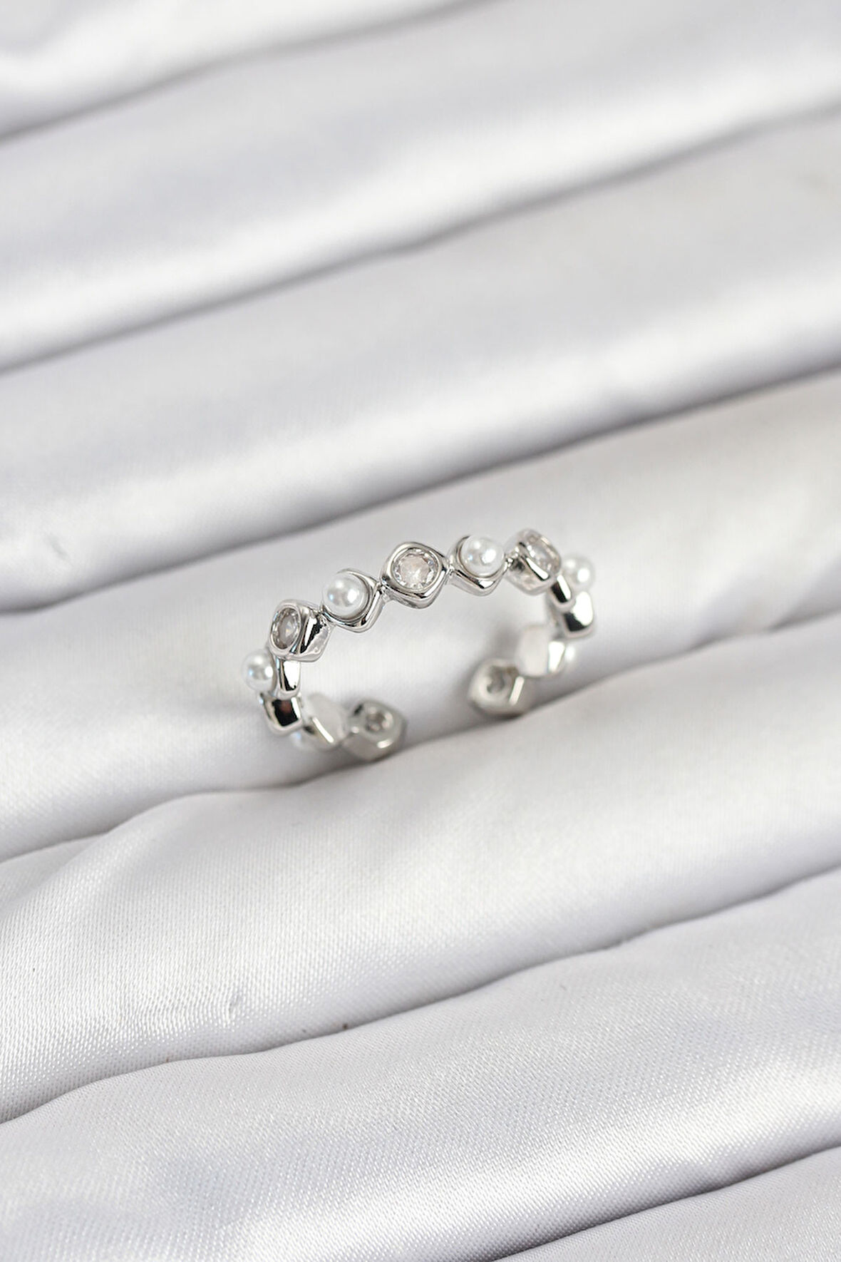 Pirinç Gümüş Renk Zirkon Taşlı İncili Kadın Yüzük - EBJ250927W37964