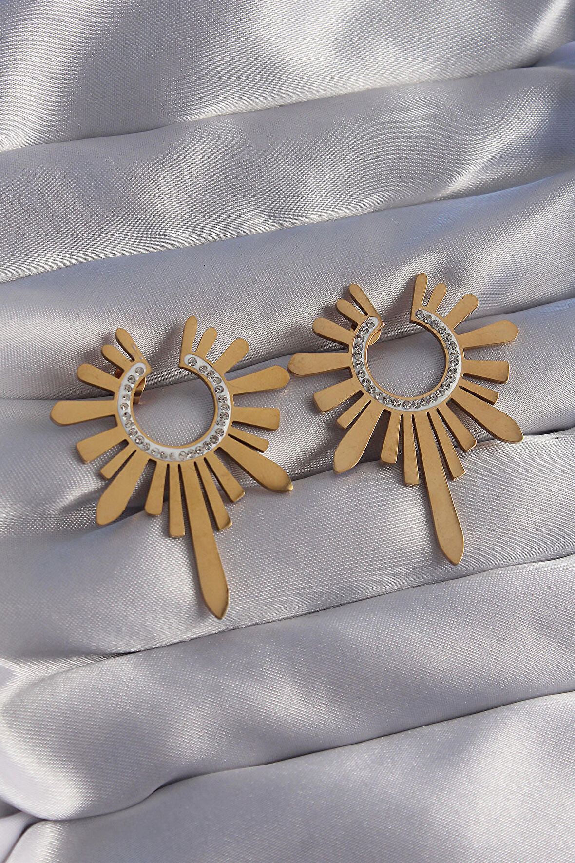 316L Çelik Gold Renk Zirkon Taşlı Güneş Figürlü Küpe - EBJ270706W25179