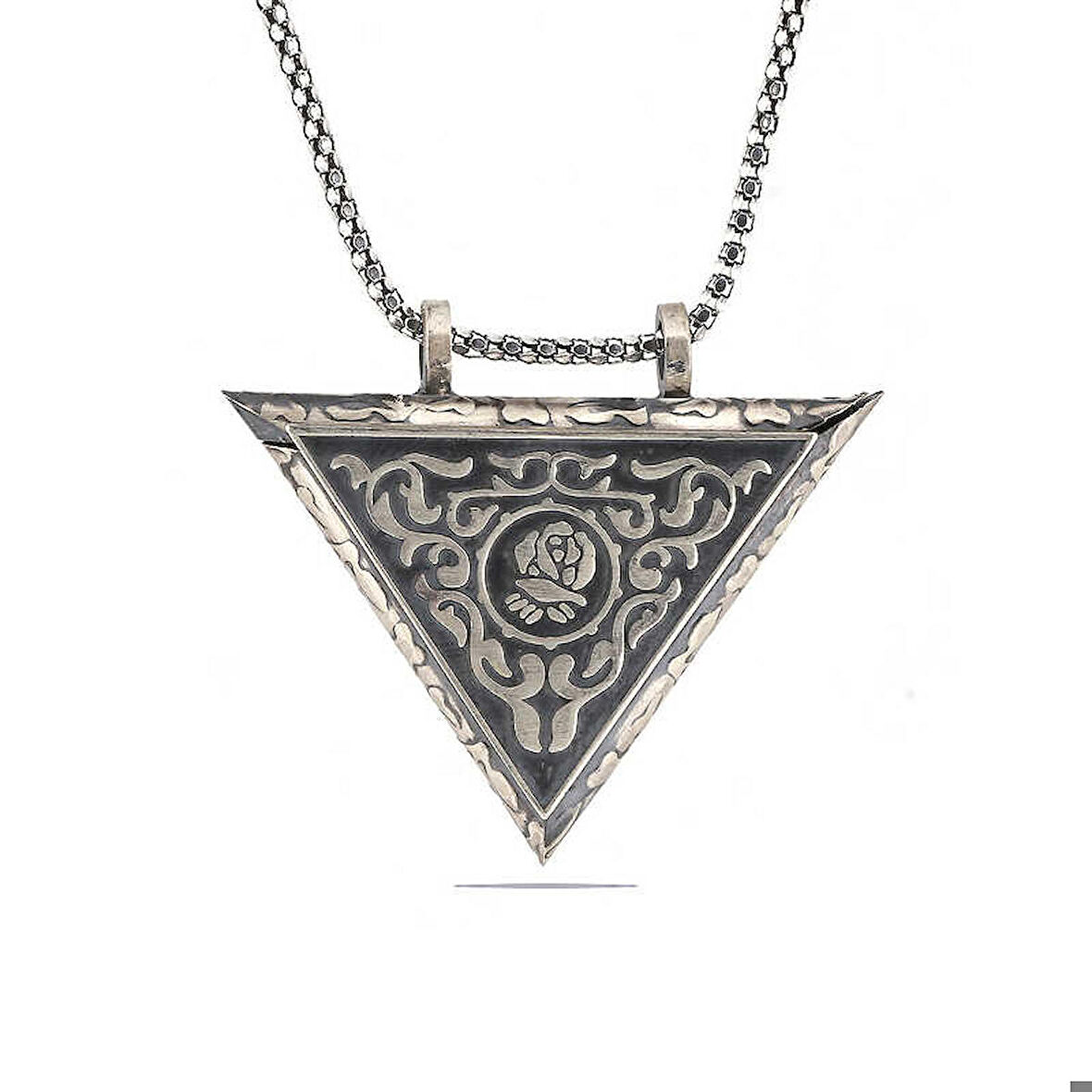 Ebuz Gümüş Üçgen İçi Açılabilen Gül Muskalık Kolye