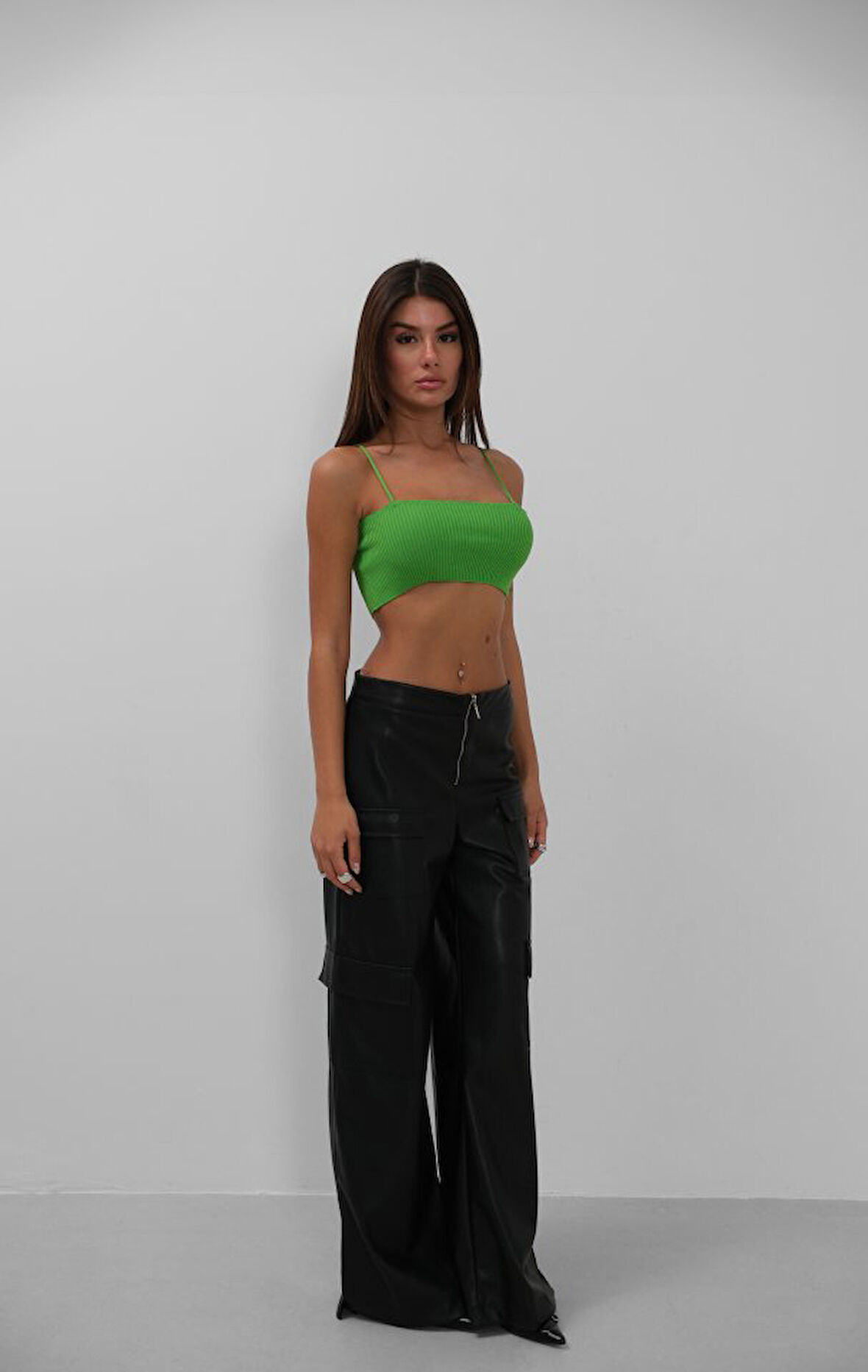 Ebedi İnce Askılı Crop Top