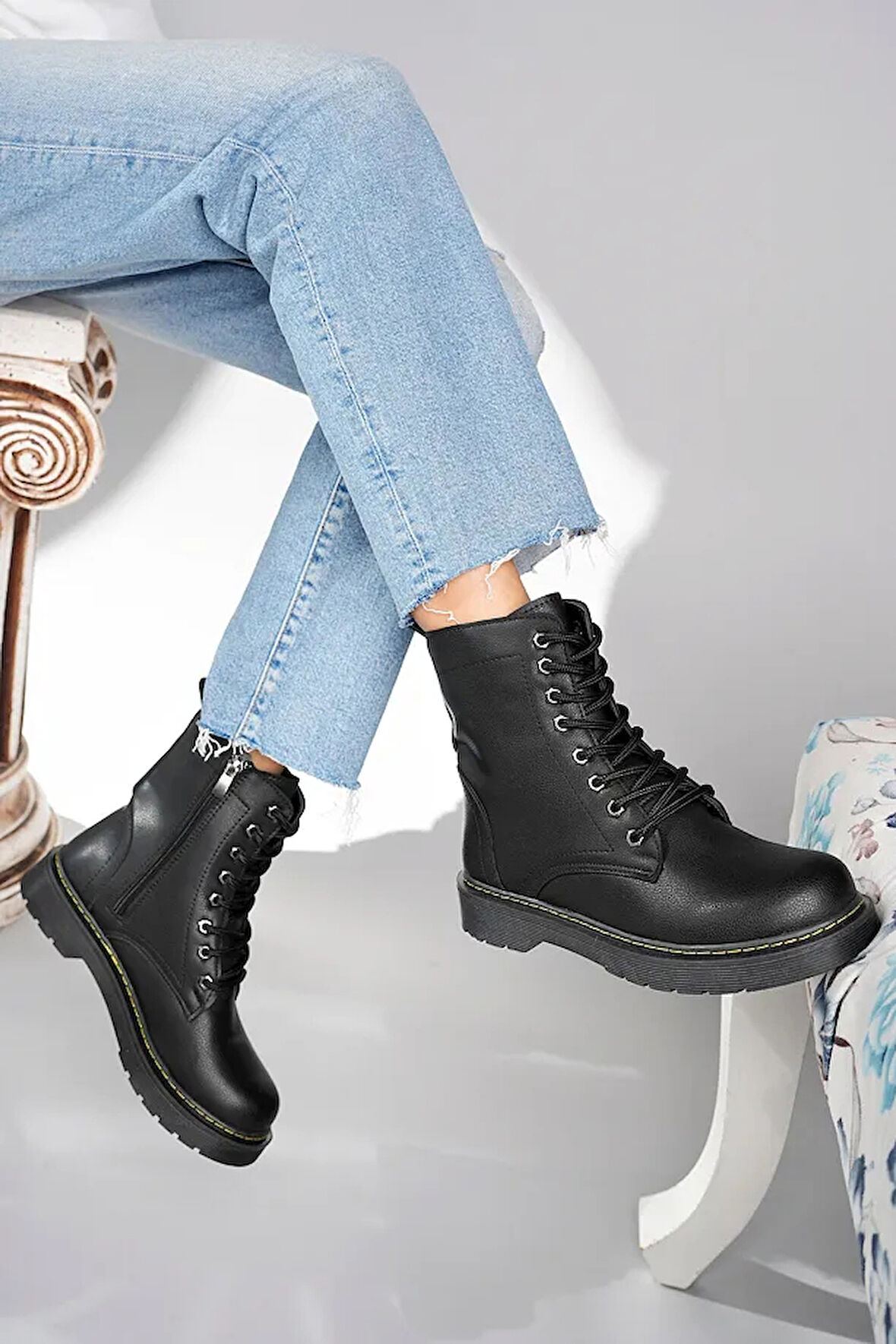 EK 17 Kadın Postal Bot