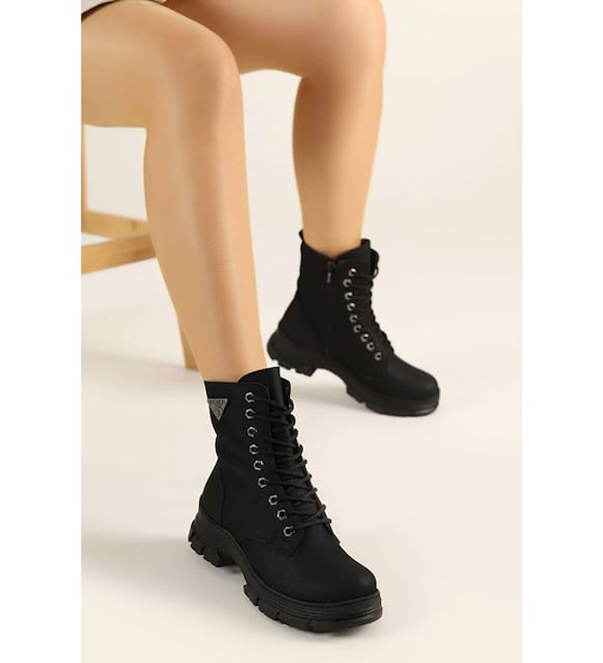 EK 22 Kadın Logolu Bot