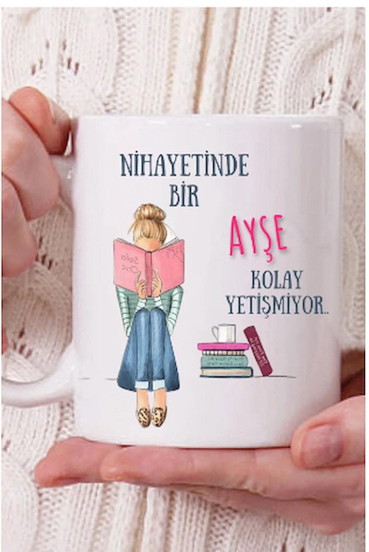Nihayetinde Ayşe Isimli Kitaplı Sarışın Kız Hediyelik Kupa Bardak