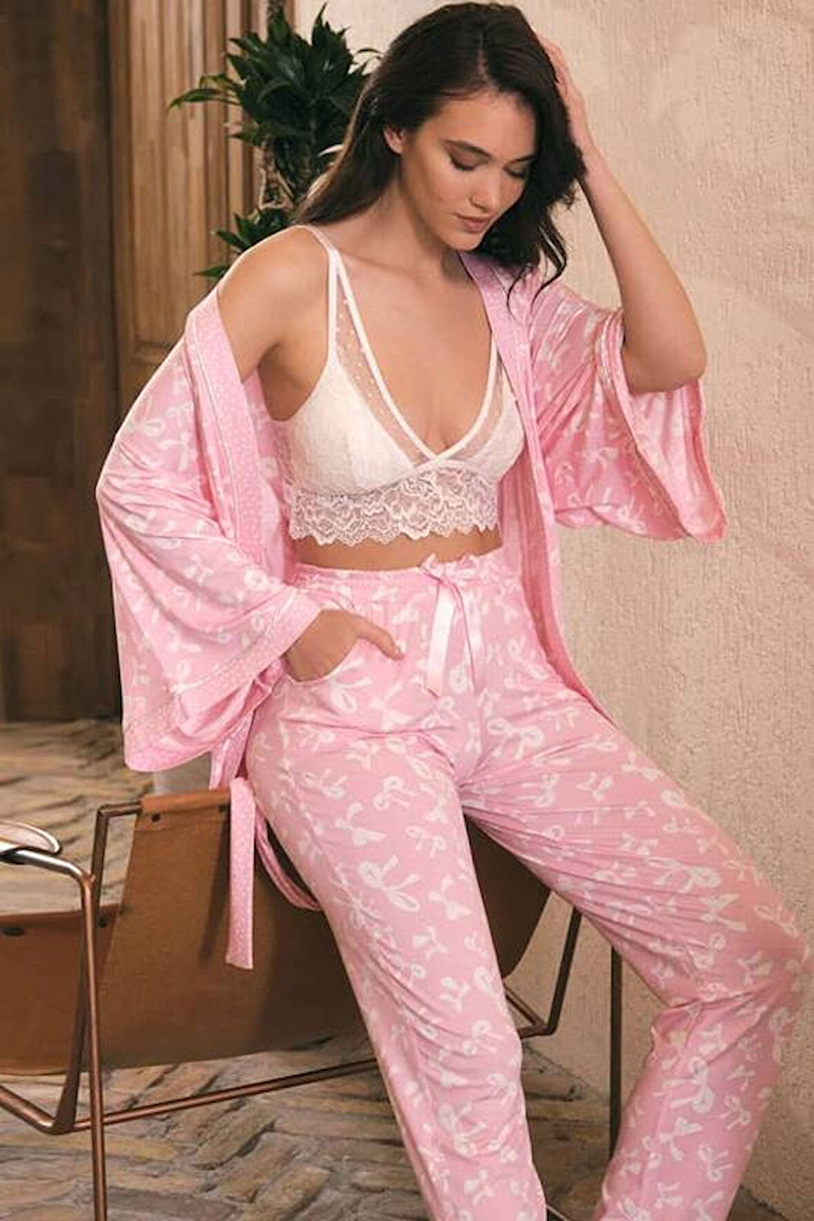 Eterelle Sabahlık Balensiz Desteksiz Dolgusuz Dantelli Bralet Sütyen Ve Pantolon Pijama 3'lü Takım 5662