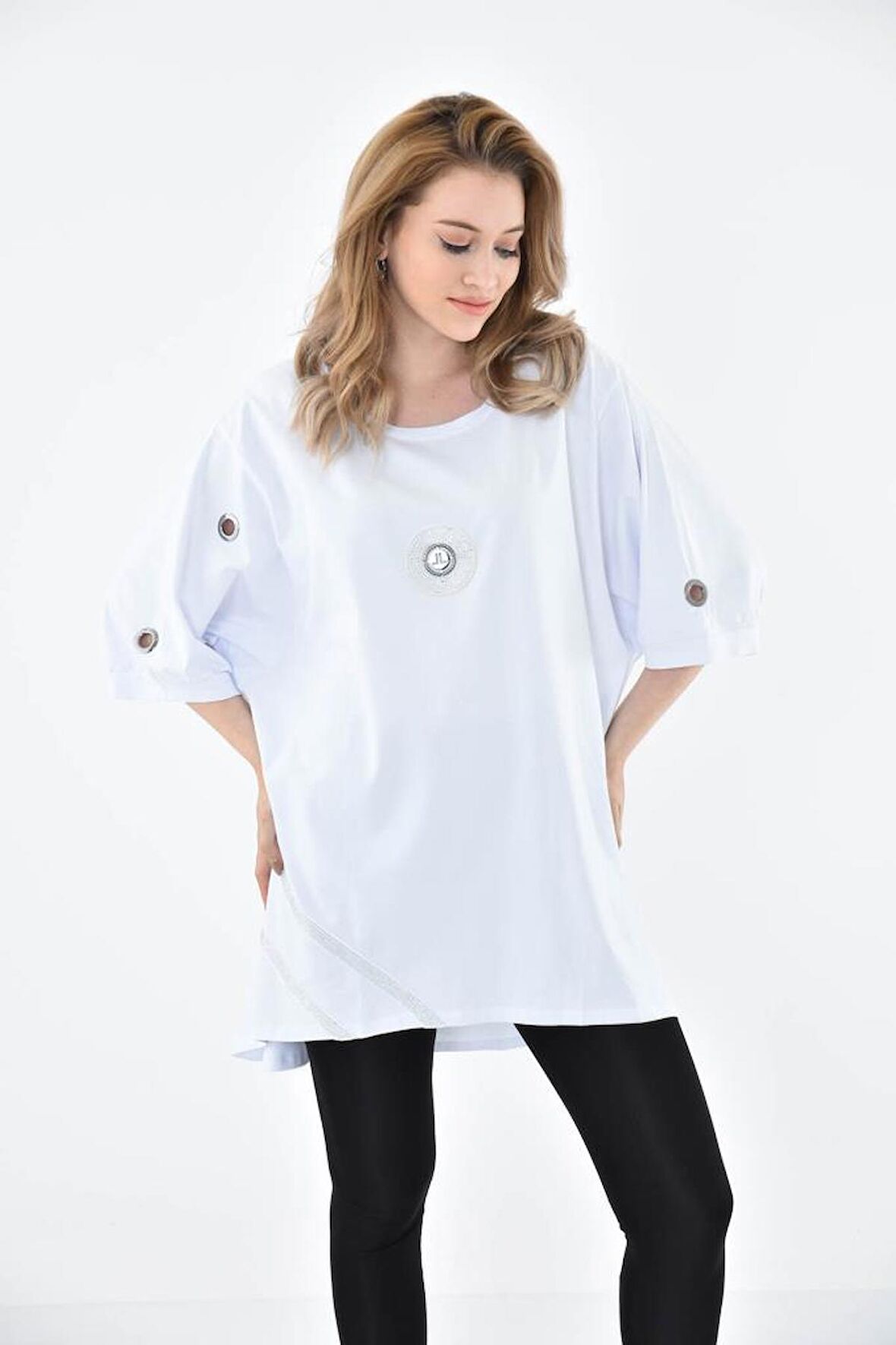 Yuvarlak Yaka Kuş Gözlü ve Taşlı Beyaz kadın Elbise