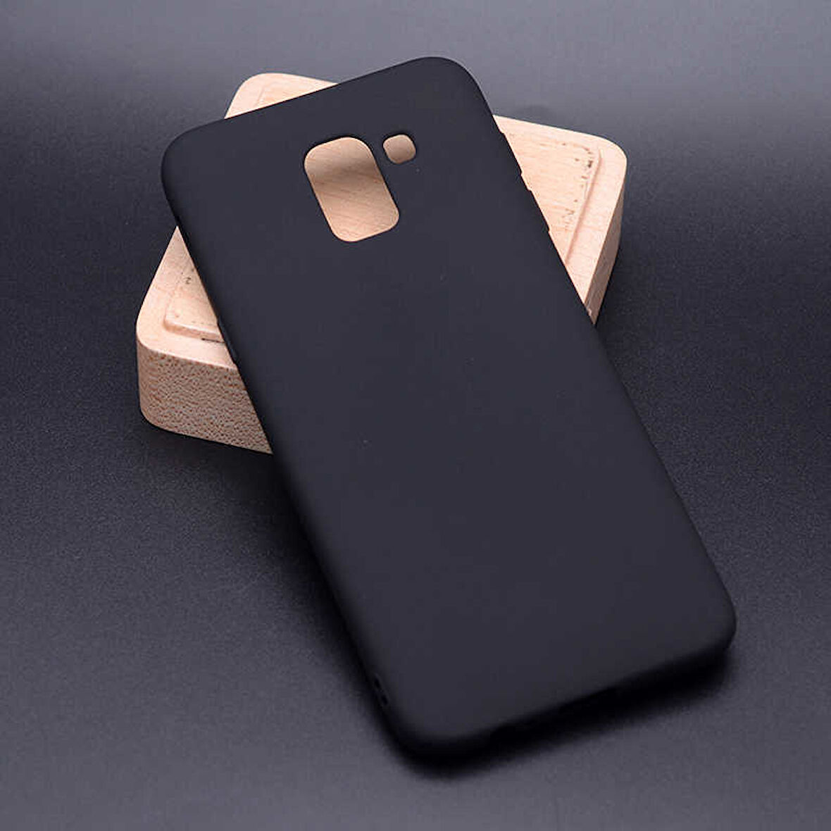 Samsung Galaxy J6 Uyumlu Kılıf Esnek ve Darbe Emici Renkli Koruyucu Kapak