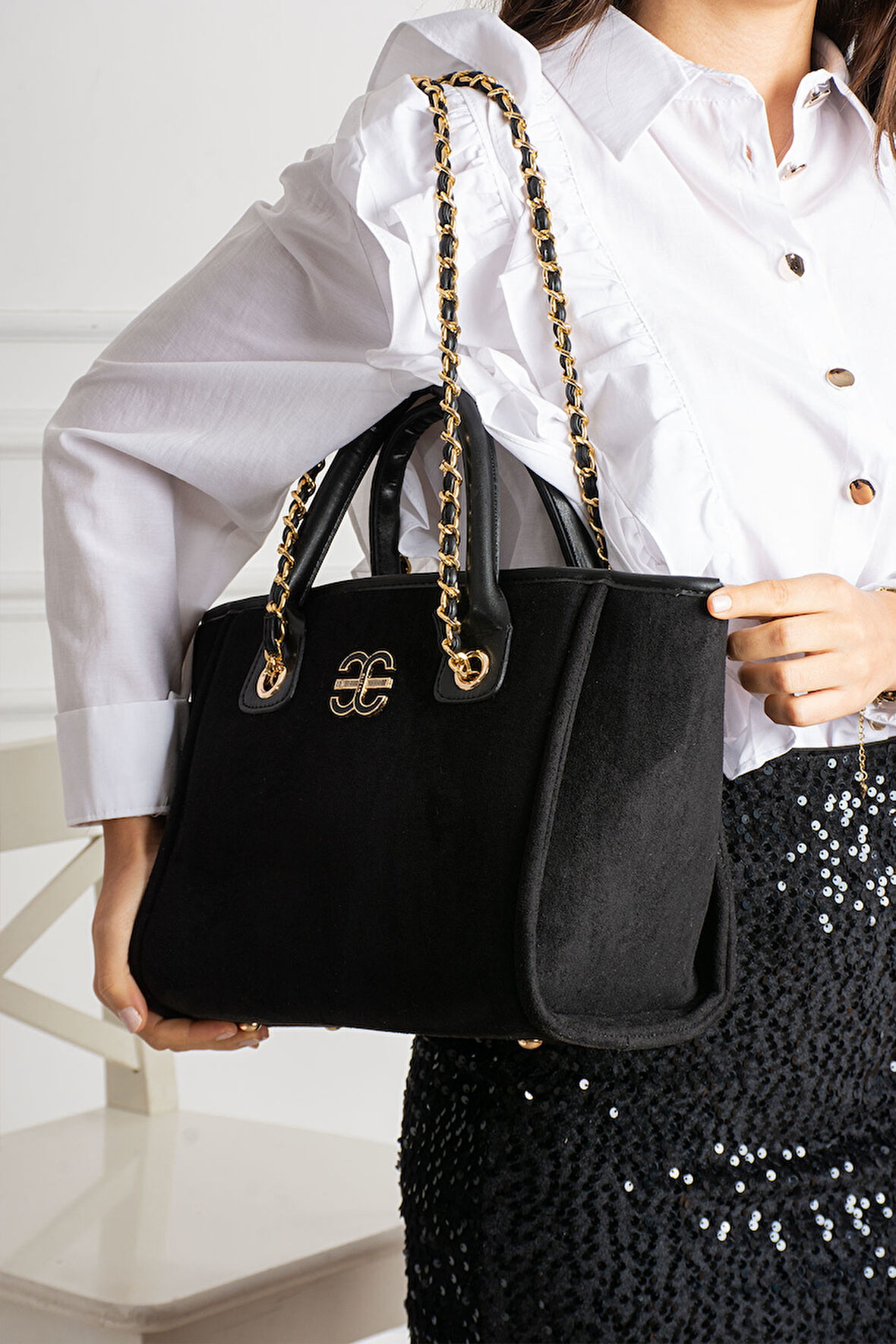 Elizan Geniş iç Hacimli Zincirli Tasarım Siyah Süet Kadın Çantası