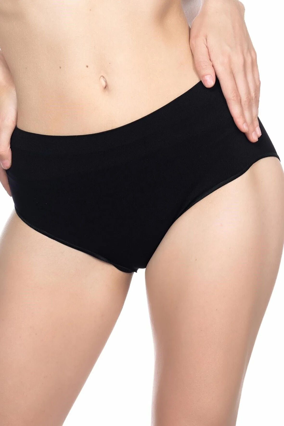 Siyah Dikişsiz Toparlayıcı Slip Külot 3002