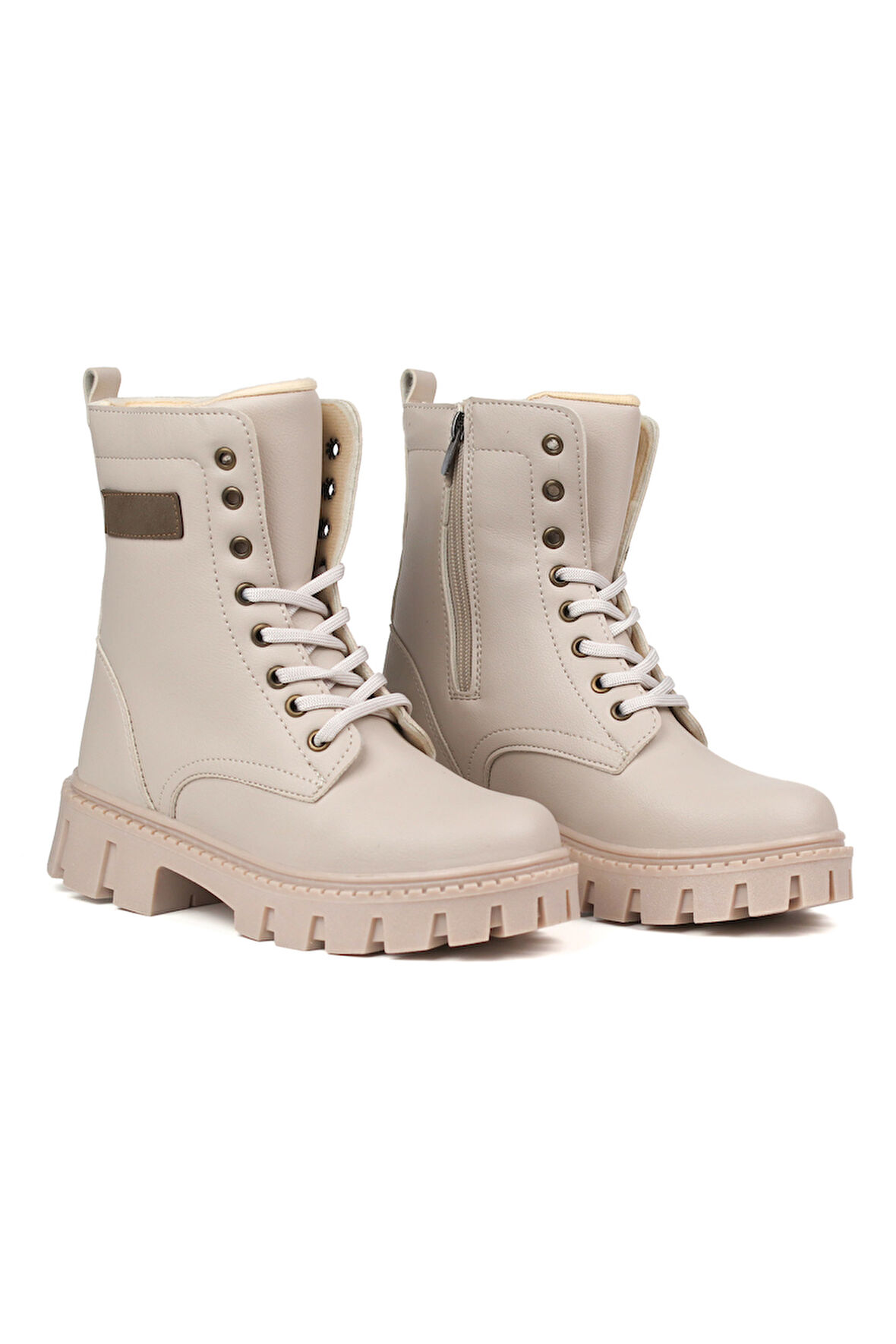 Kadın Bej Postal Bot – Kalın Taban Fermuarlı Bağcıklı Rahat Günlük Şık ve Dayanıklı