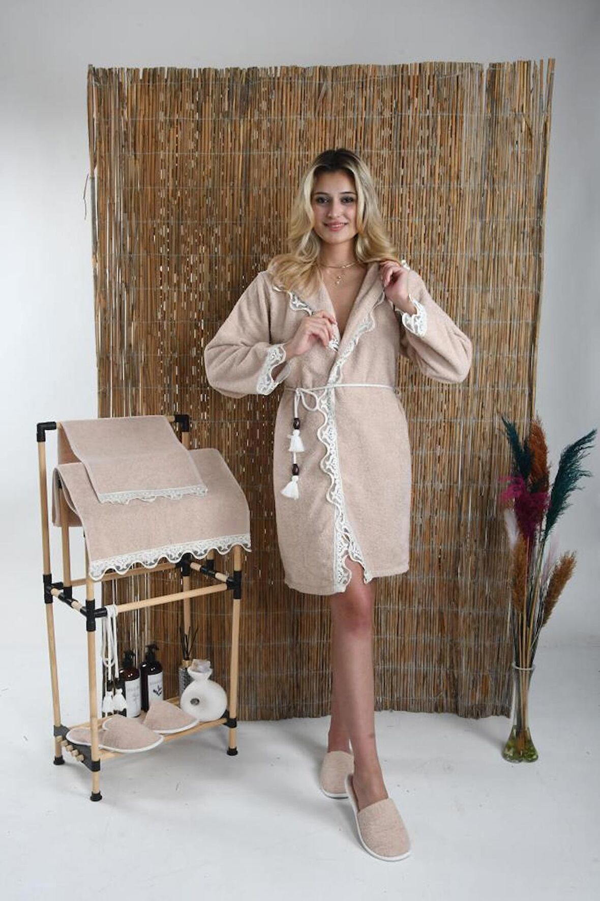 Pavlin Fantezi Bornoz Seti 5 Parça Dantelli Çeyizlik Kadın Bornoz