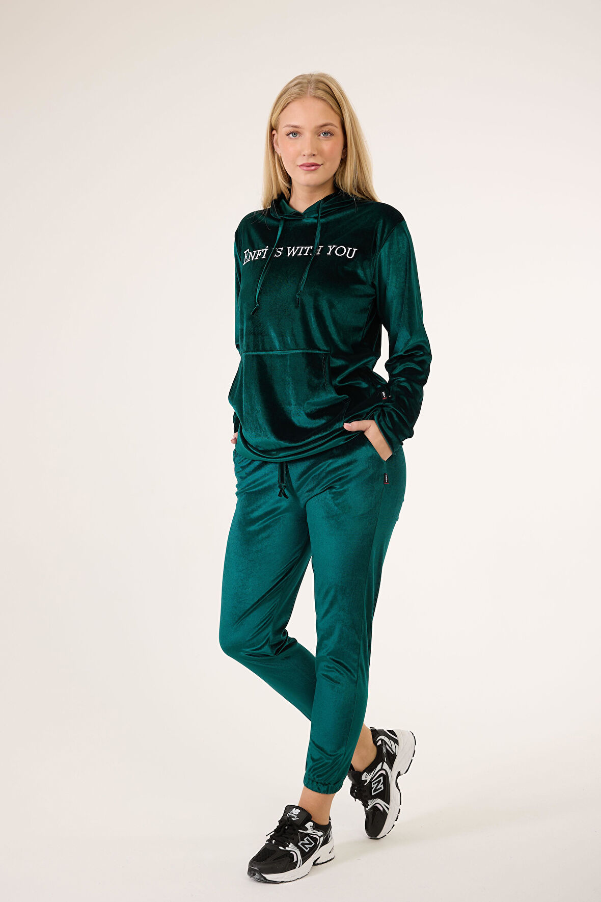 Kadın Kadife Kumaş Kapüşonlu Sweat Takım