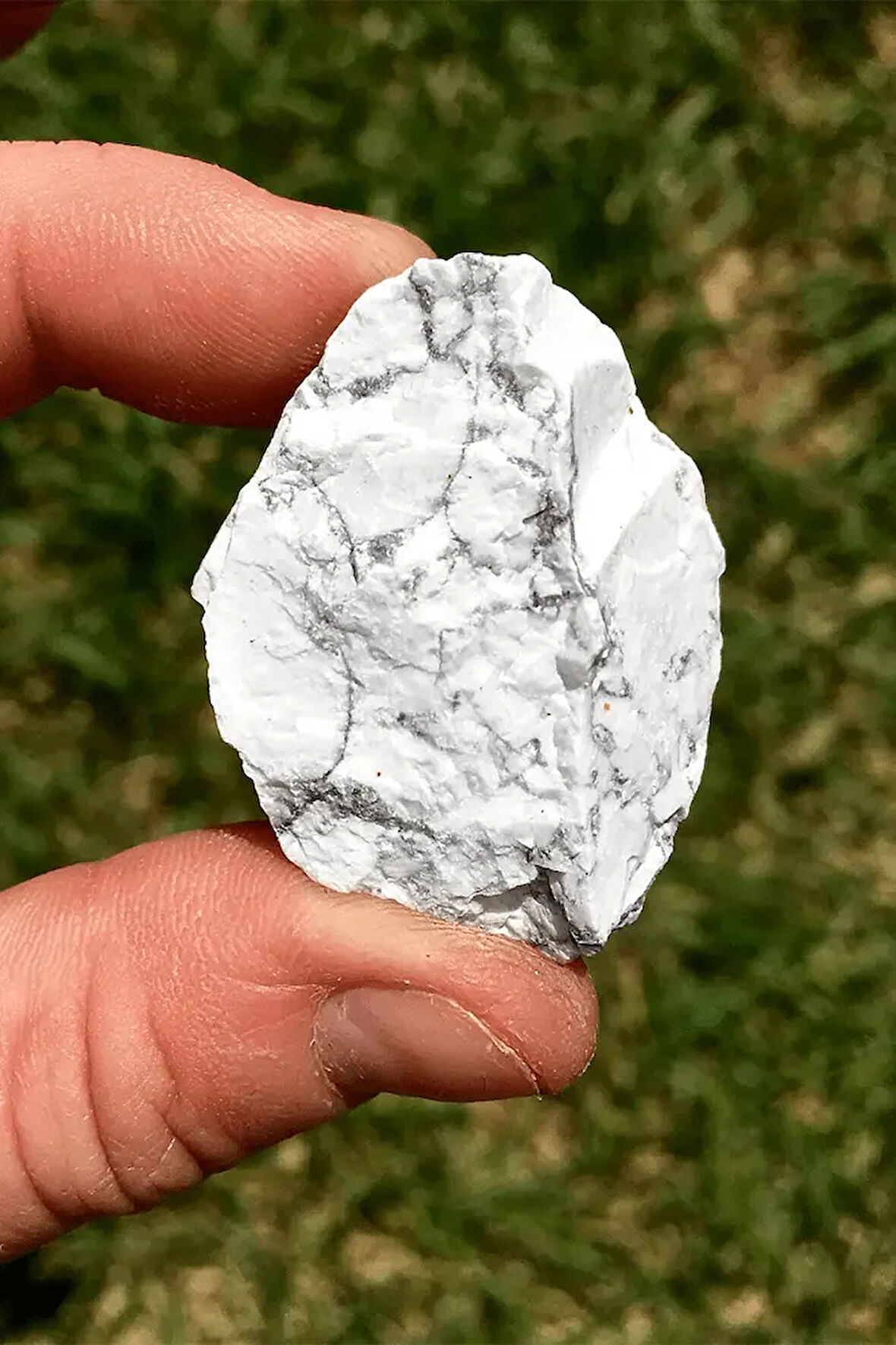 Sertifikalı Ham Işlenmemiş Doğal Havlit Taşı Kütle (3-4 Cm)