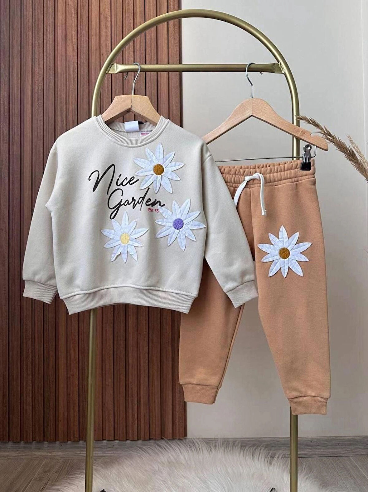 ÇİÇEK İŞLEMELİ 3İPLİK ŞARDONSUZ ALT ÜST KIZ ÇOCUK TAKIMI