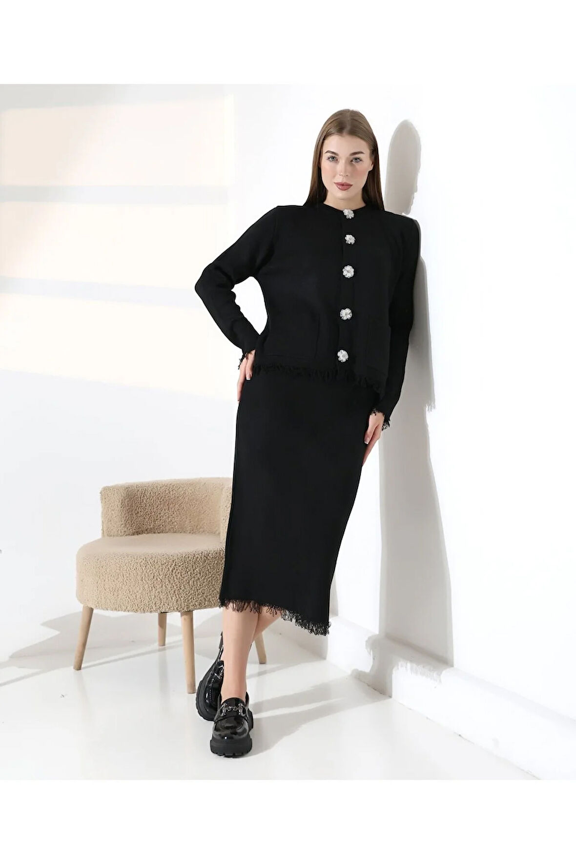 Püskül ve Düğme Detaylı Triko Etek Takım