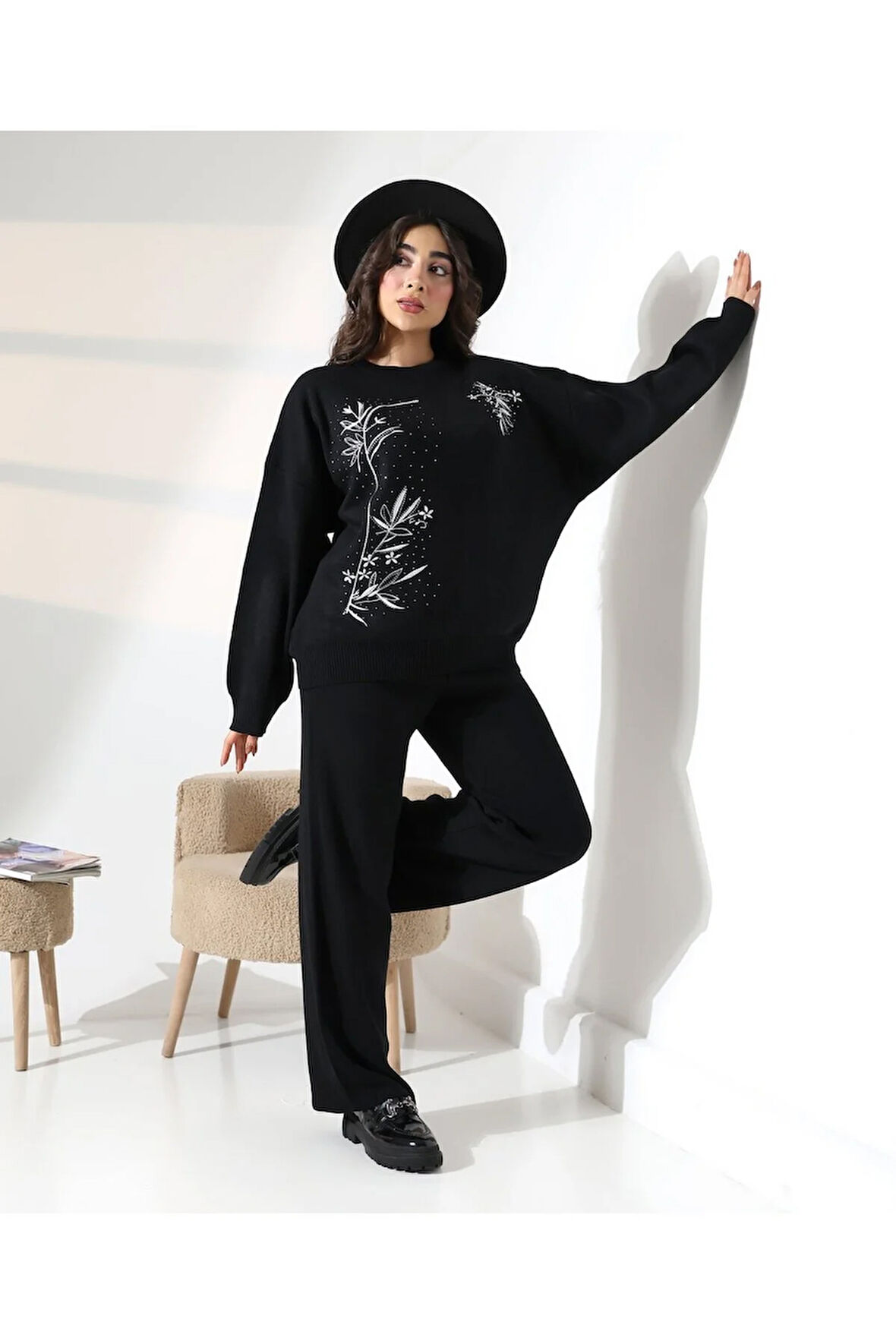 Doğanın Zarafeti Taş İşlemeli Triko Takım