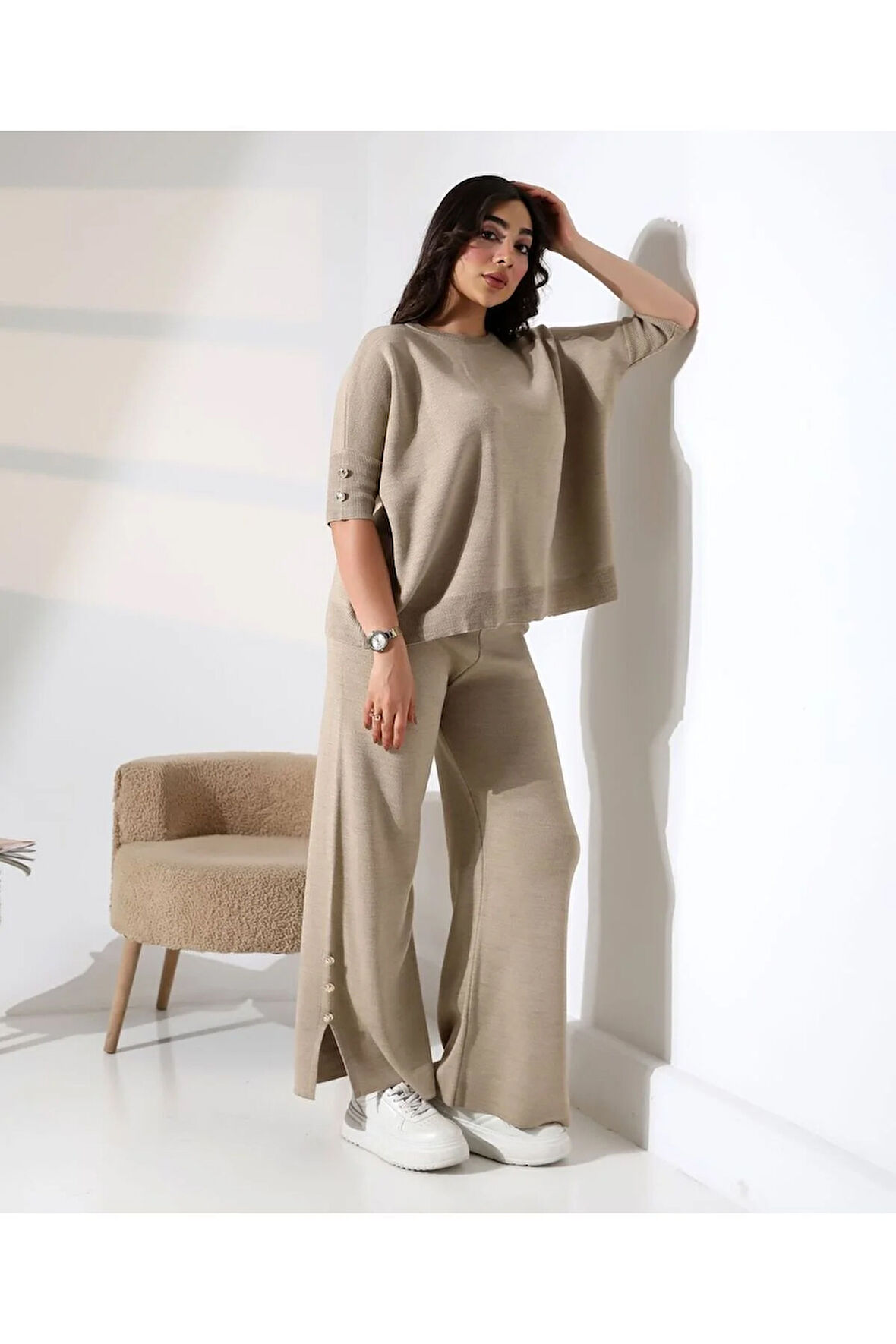 Zarif Dokunuş Düğme Detaylı Triko Takım