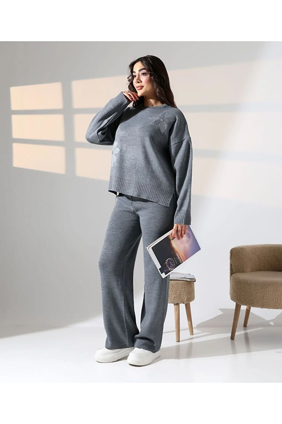 İşleme Detaylı Casual Triko Takım