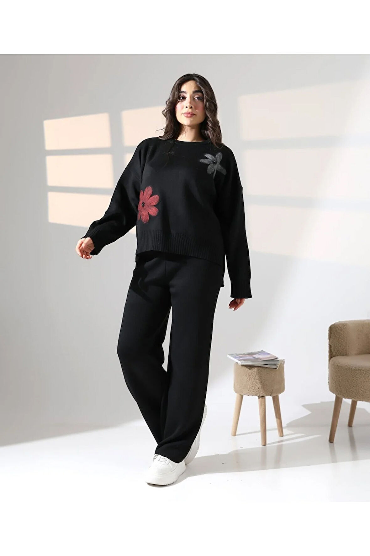 İşleme Detaylı Casual Triko Takım