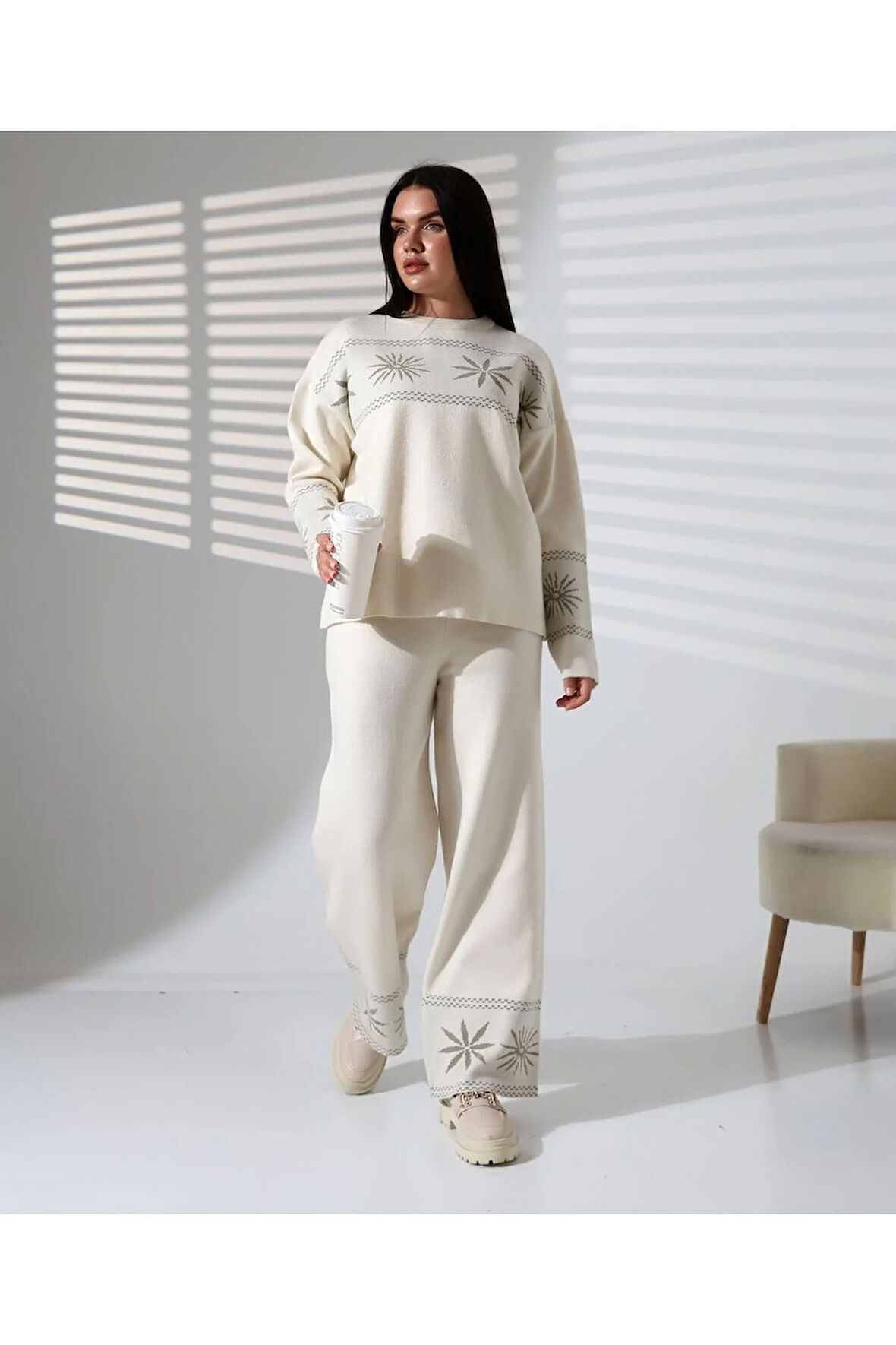 Kar Tanesi Nakışlı Kadın Triko Takım