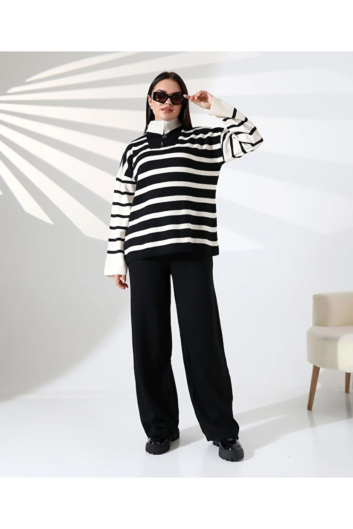 Fermuarlı Yaka Çizgili Sportif Triko Takım