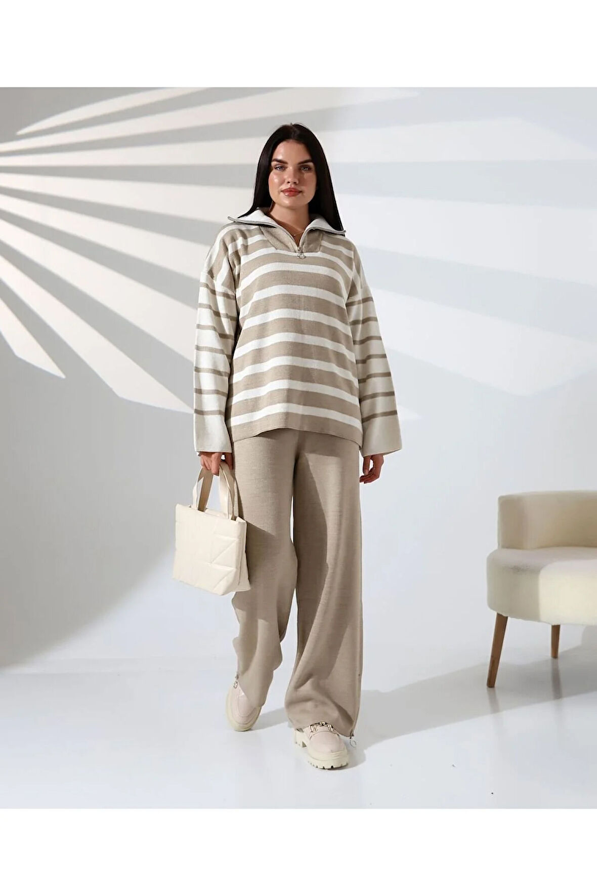 Fermuarlı Yaka Çizgili Sportif Triko Takım