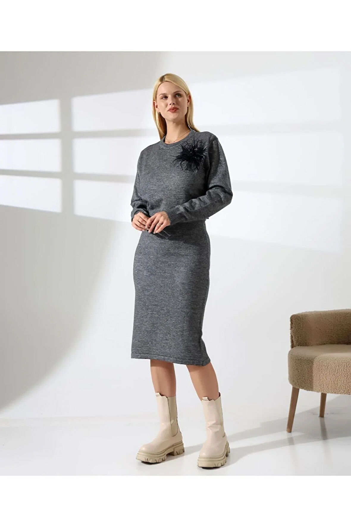 Tüy Detaylı Kazak-Elbise Triko Takım