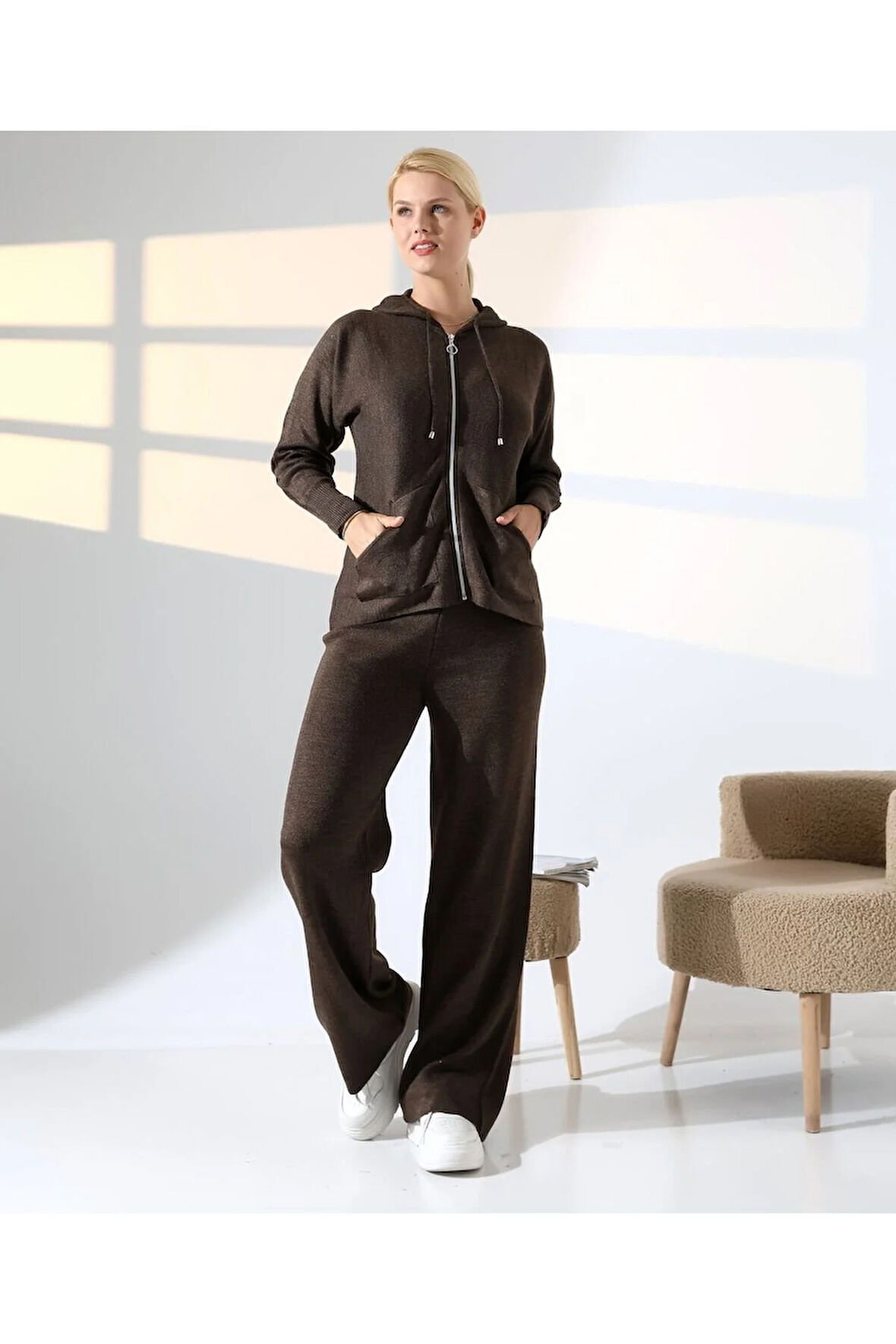 Spor Şıklığı Kapüşonlu Triko Takım