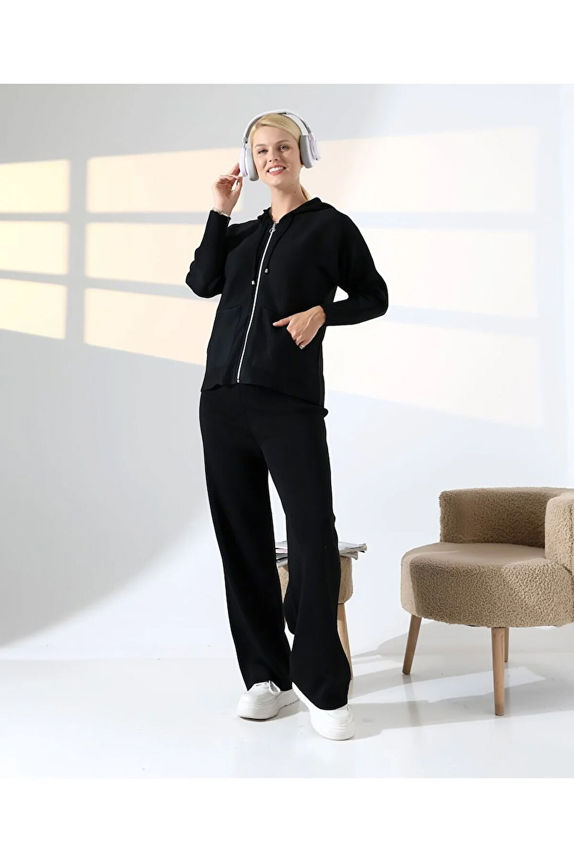 Spor Şıklığı Kapüşonlu Triko Takım