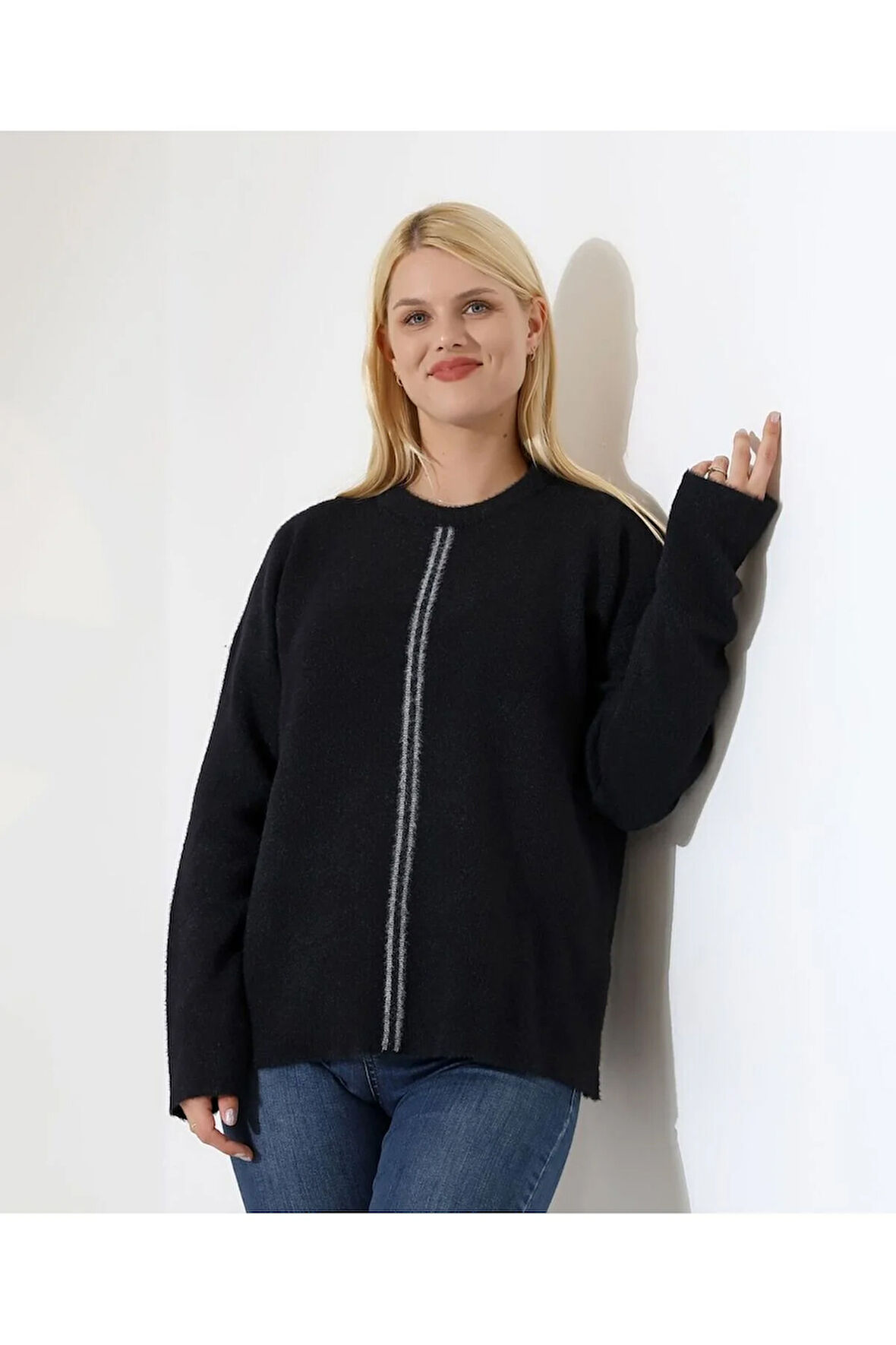 Ön Çizgili Yumuşak Dokulu Triko Kazak