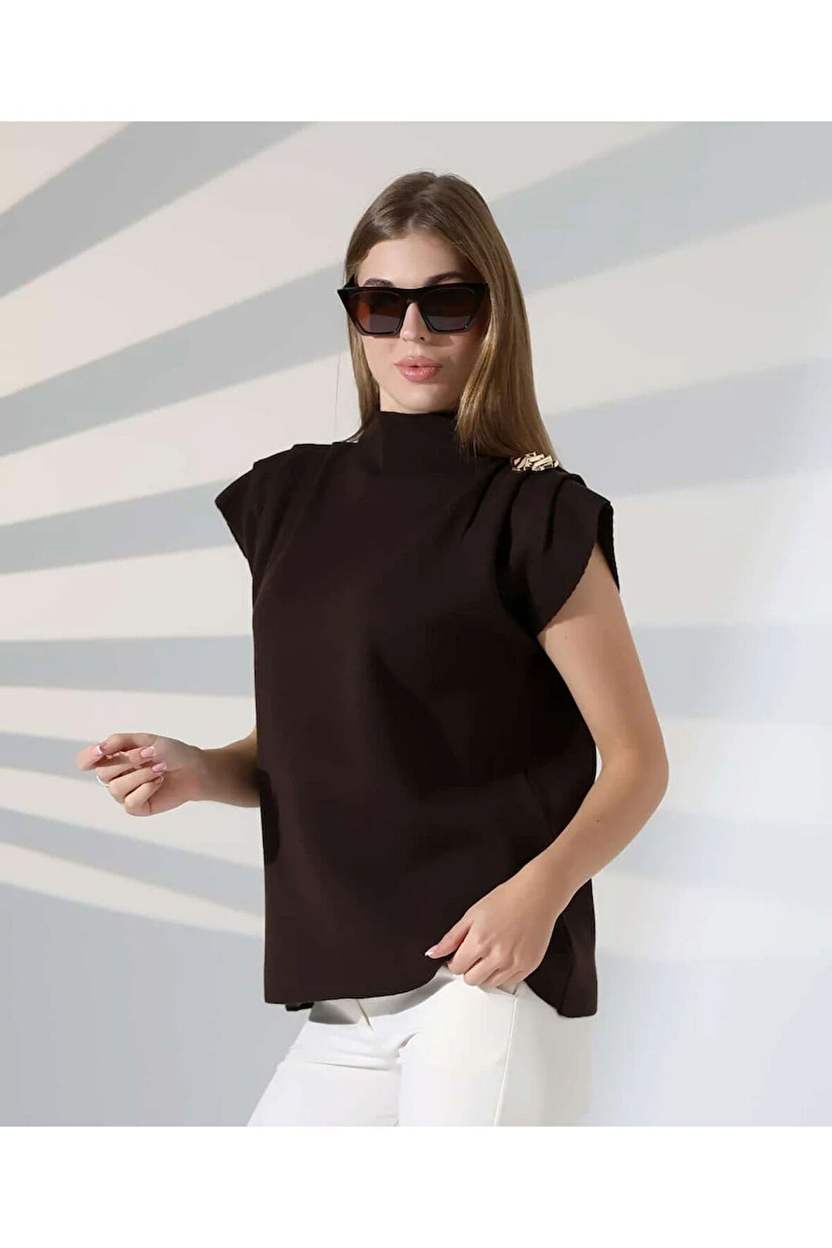 Zarif Omuz Detaylı Dik Yaka Triko Bluz