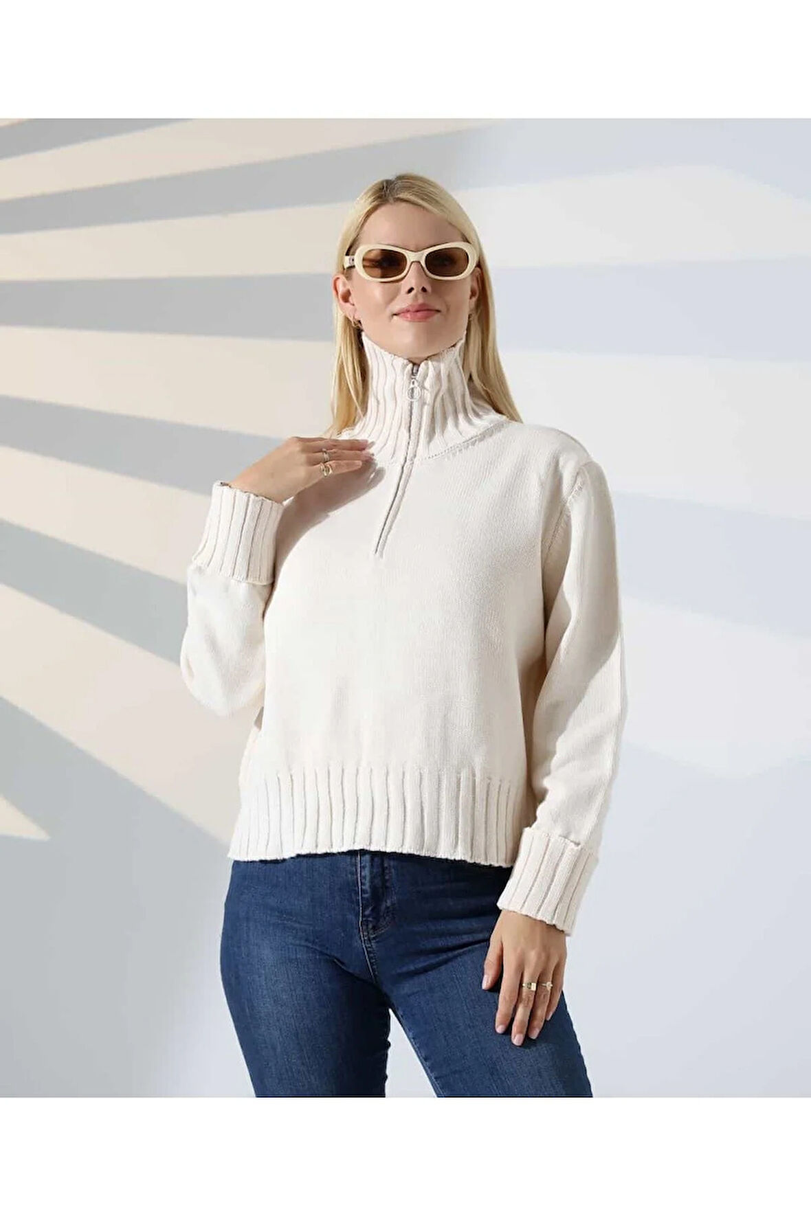 Yüksek Yaka Fermuarlı Triko Kazak