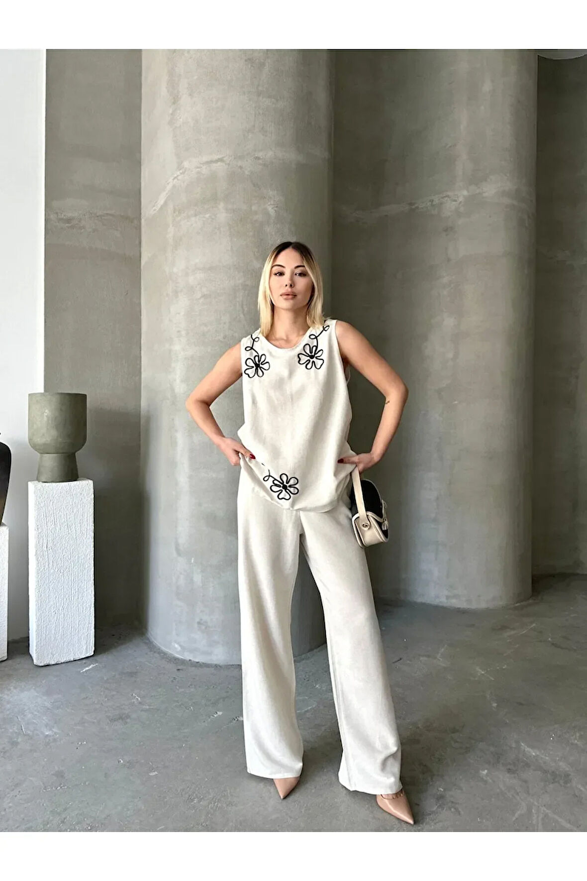 Paris Esintisi Bej Alt Üst Keten Takım