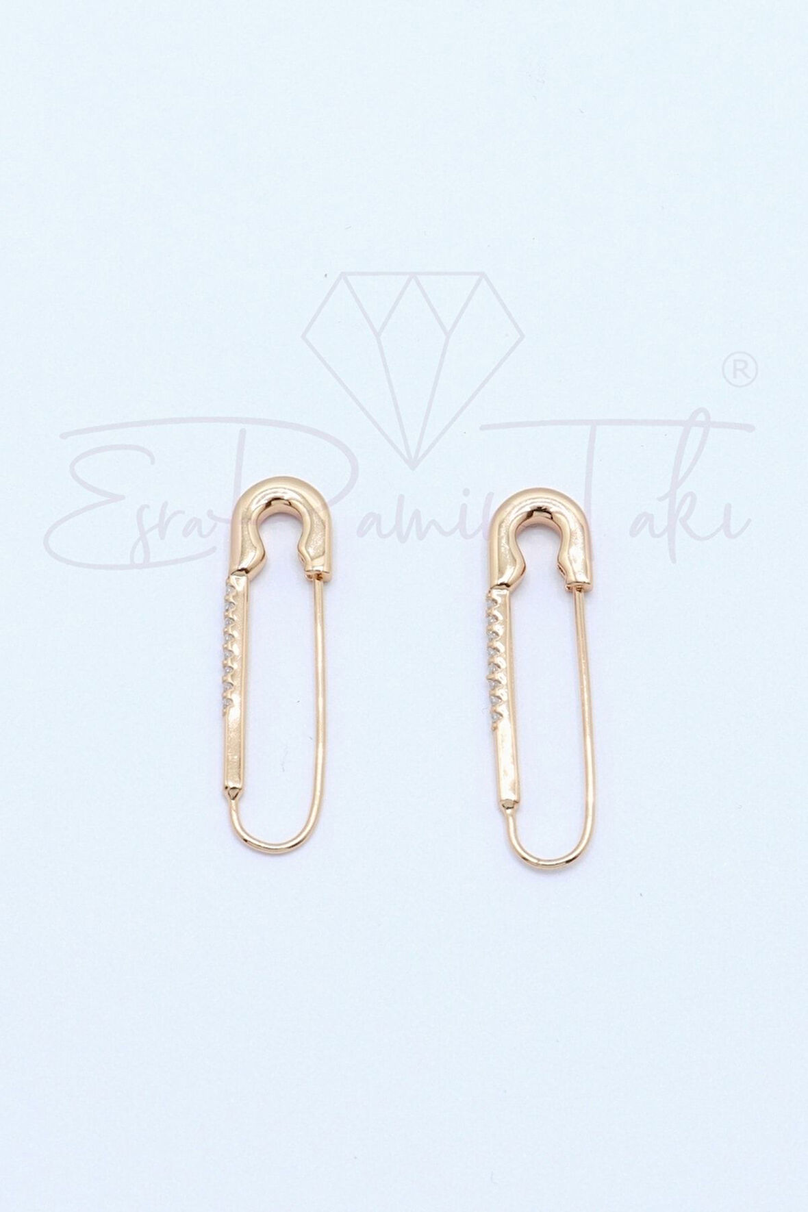 Zirkon Taşlı Rose Gold Renk Çengelli İğne Küpe