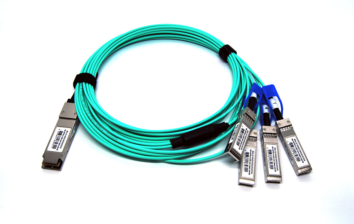 Beek 100G QSFP28 &lt;-&gt; 4x25G SFP, Aktif Fiber Optik Kablo (AOC), 5 metre&lt;br&gt;
Beek 100G QSFP28 &lt;-&gt; 4x25G SFP, AOC Cable, 5mt