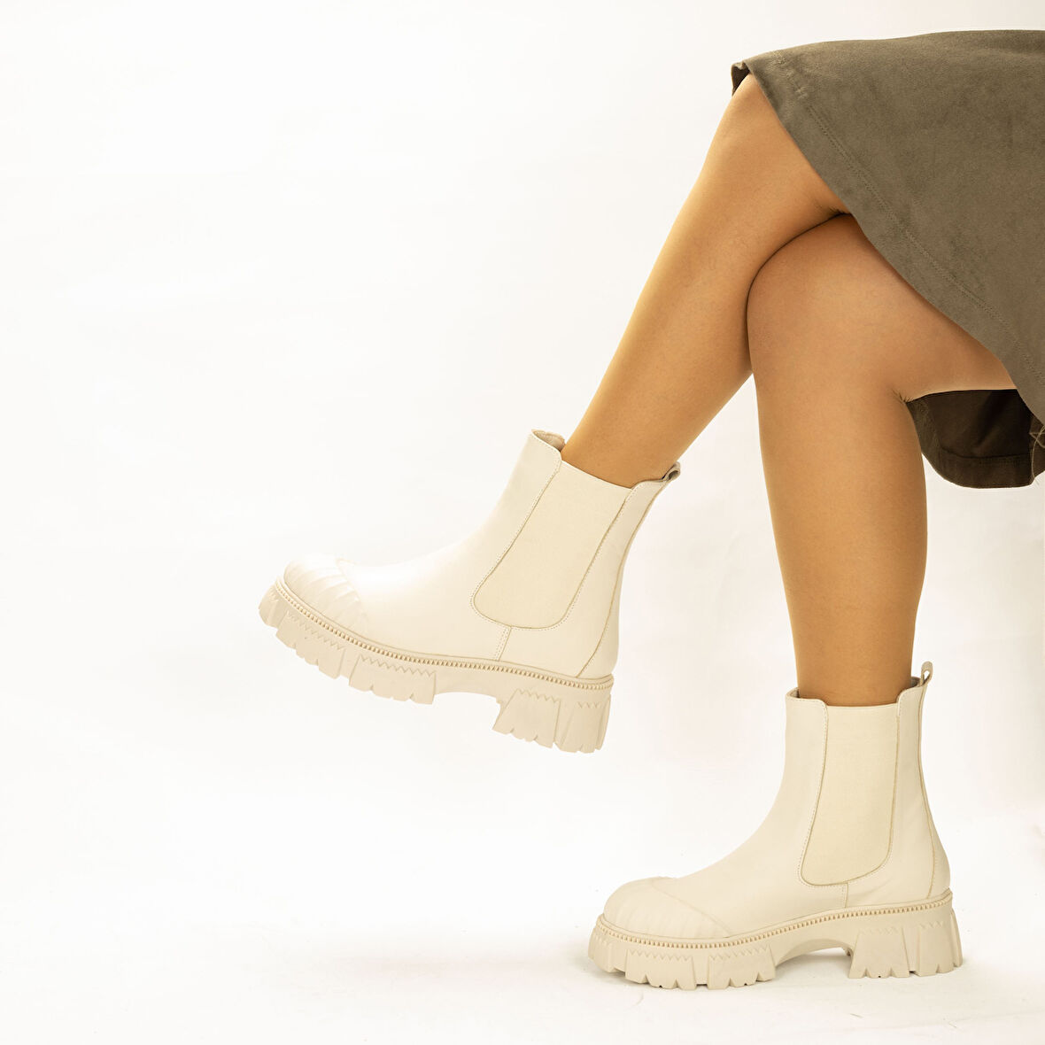 Hakiki Deri 6.5 cm Kalın Tabanlı Uzun Kadın Chelsea Bot 