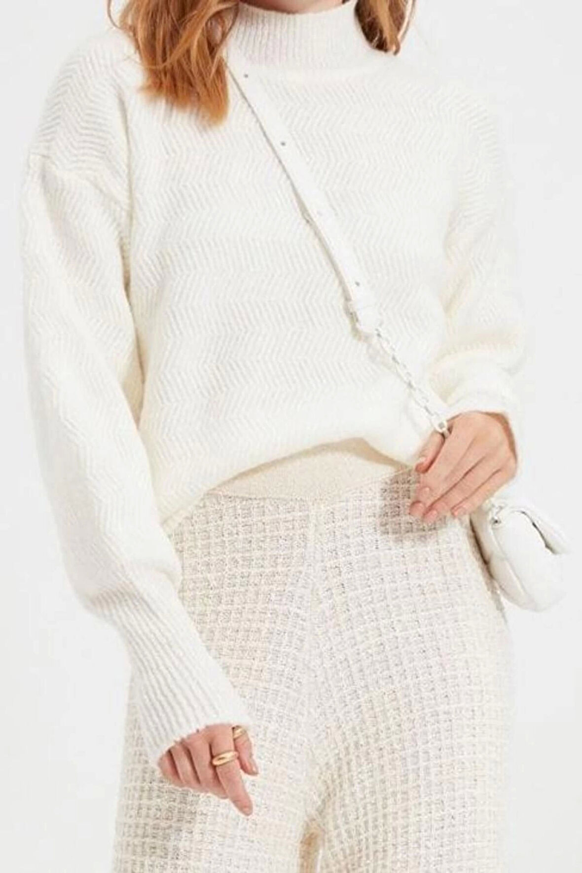 Kadın Modern Tarz Rahat Uzun Dik Yaka Saç Örgü Kol Regular Triko Kazak