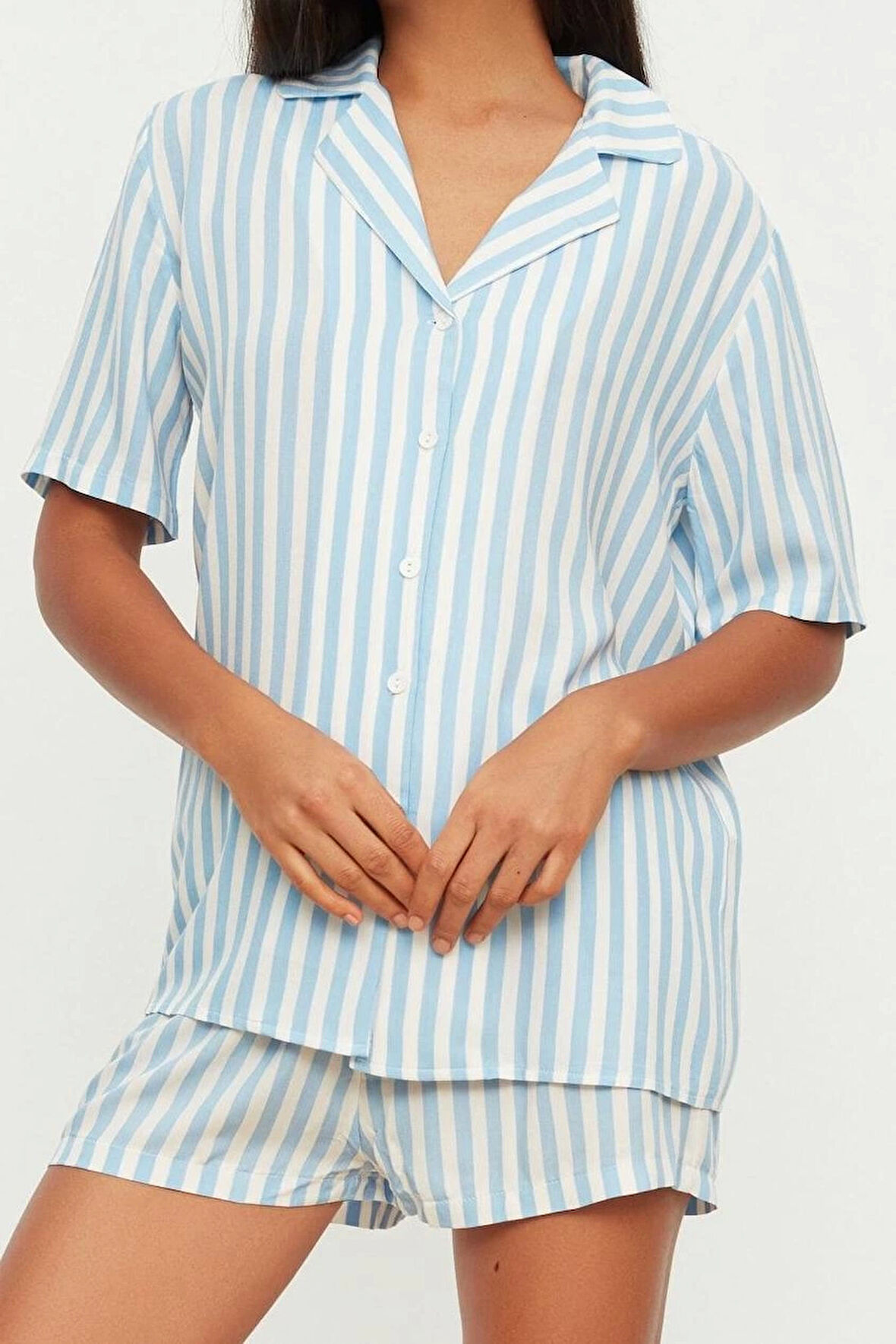 Tarz Rahat Kısa Kollu Boru Paça Çizgili Viskon Üstü Geniş Kalıp Dokuma Pijama Takımı