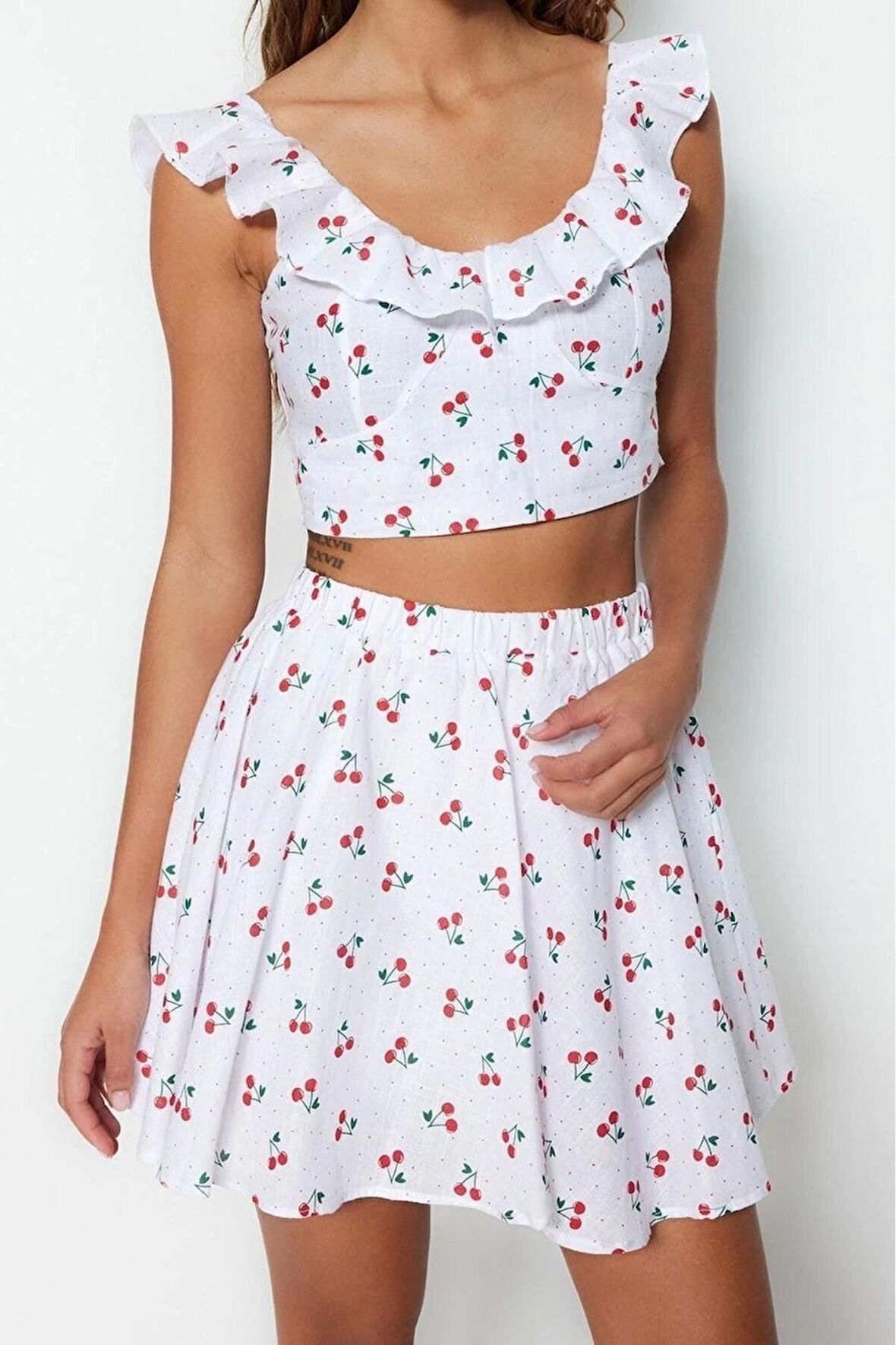 Moda Slogan Bisiklet Yaka Büzgülü Fırfırlı Kol Plaj Dokuma Fırfırlı %100 Pamuk Bluz Etek Takım