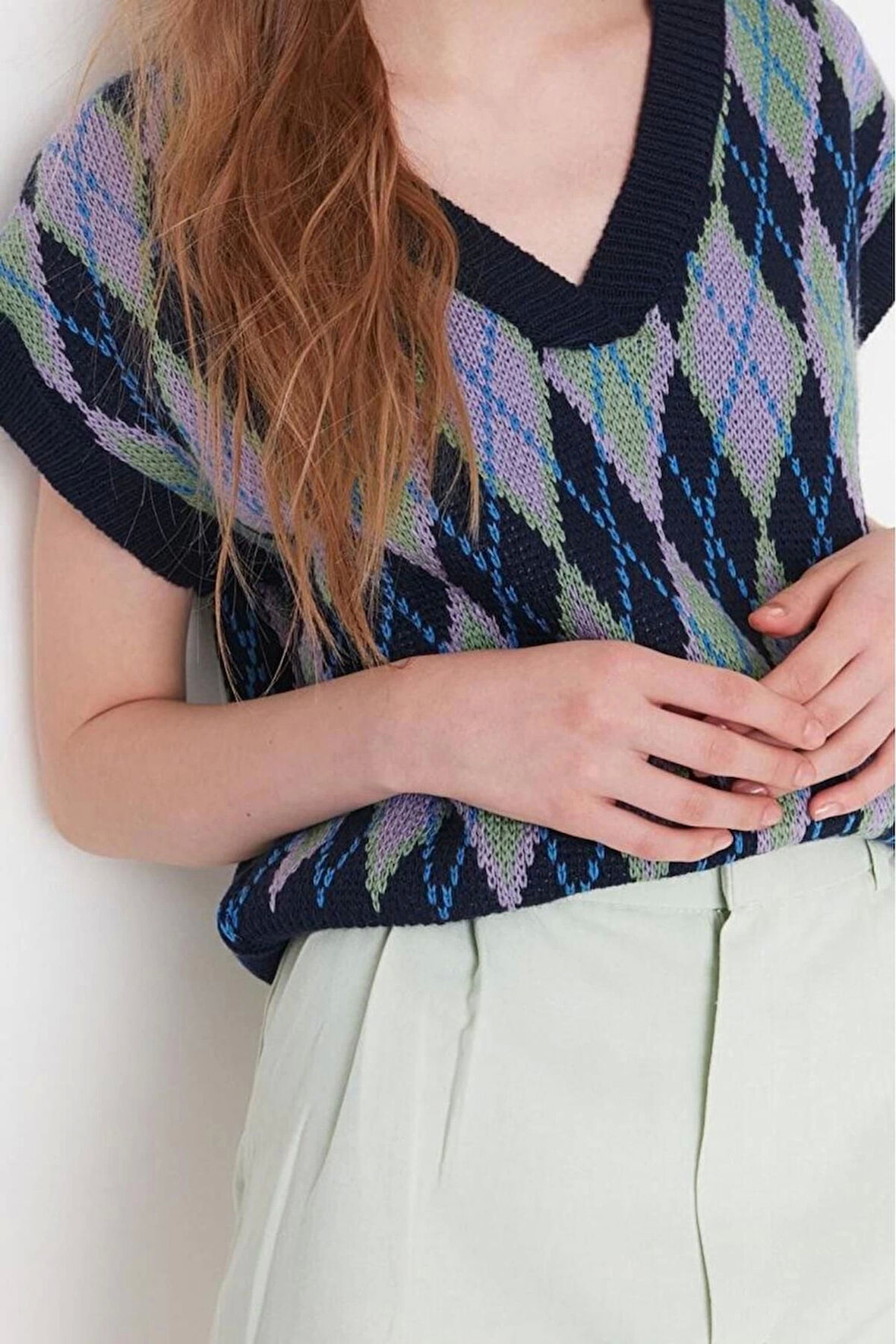 Kadın Modern Tarz Rahat Kolsuz V Yaka Baklava Kol Regular Triko Süveter