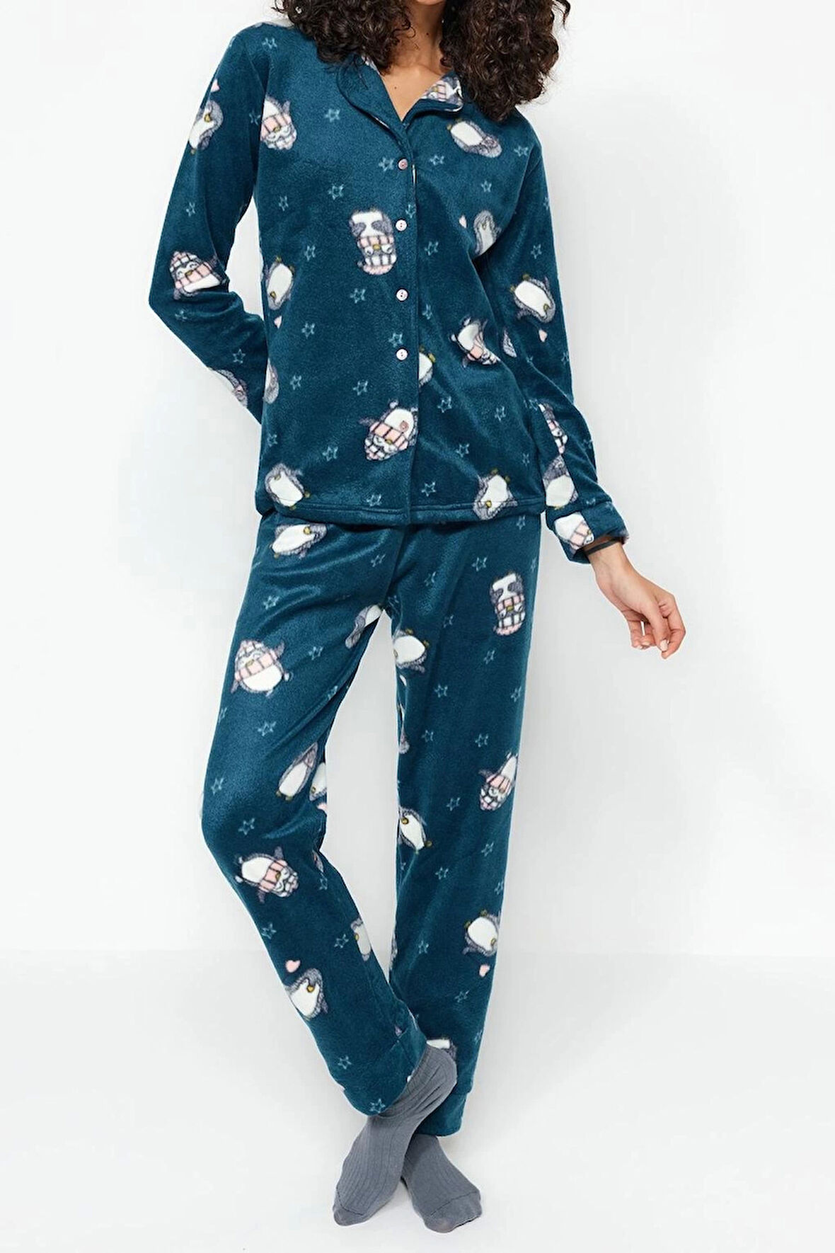 Tarz Rahat Uzun Kollu Boru Paça Penguen Desenli Polar Kışlık Örme Pijama Takımı
