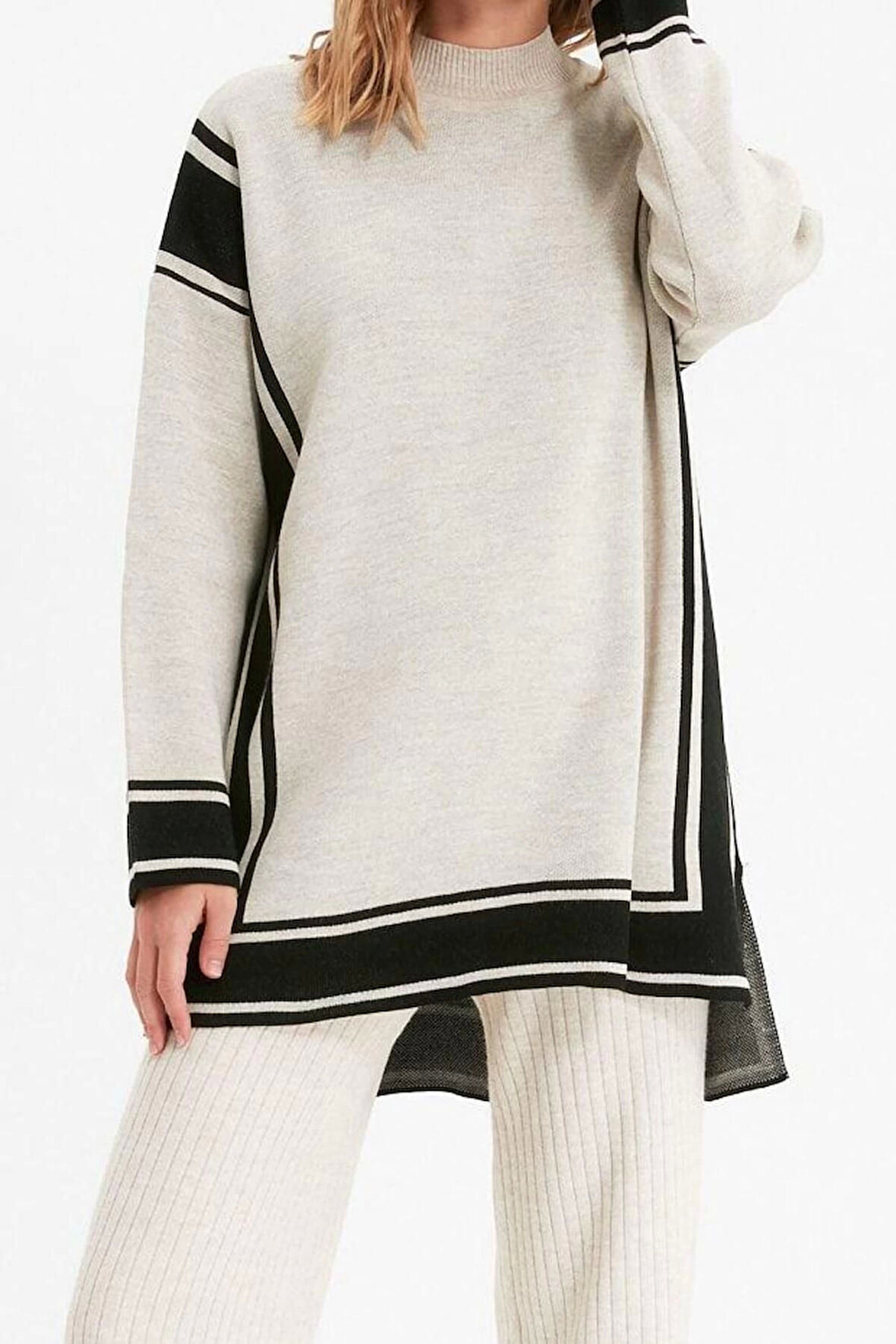 Stil Modern Kadın Midi Düşük Kol Dik Yaka Tesettür Çizgili Triko Kazak