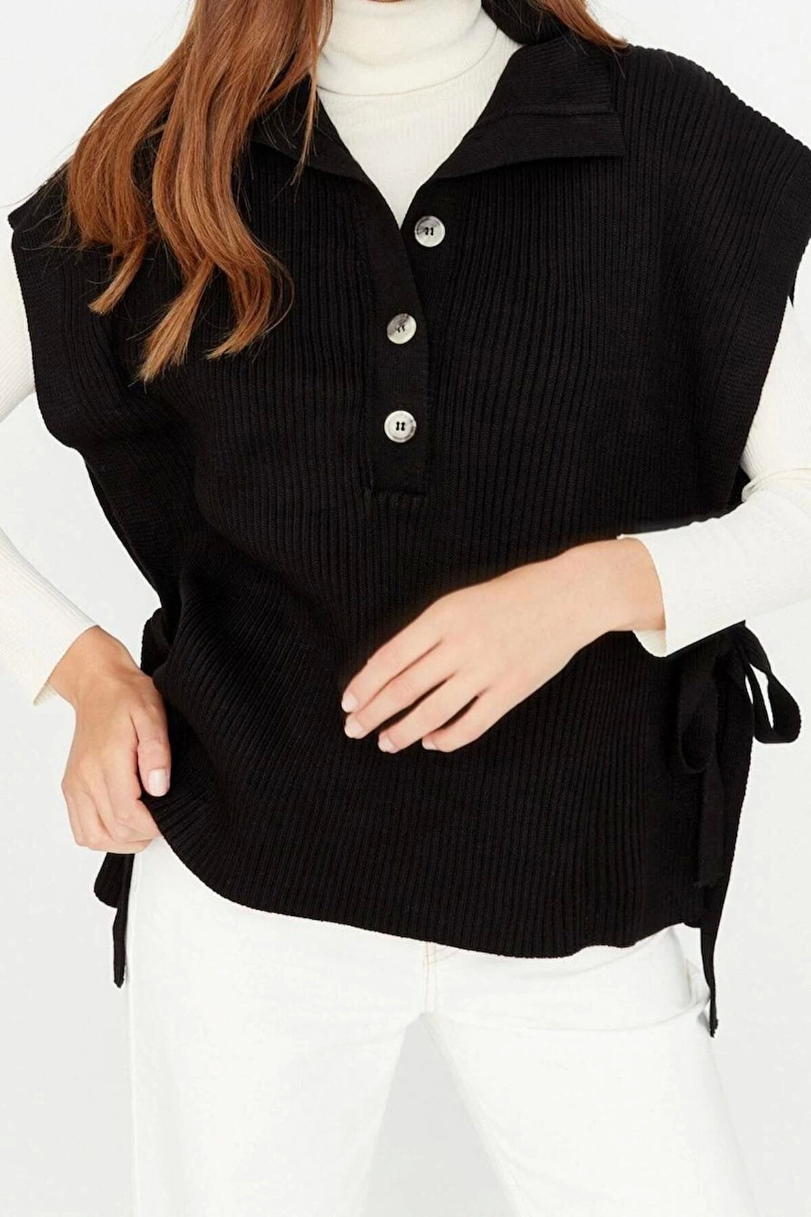 Stil Modern Kadın Regular Standart Kol Dik Yaka Yandan Bağlama Detaylı Yaka Düğmeli Triko Süveter