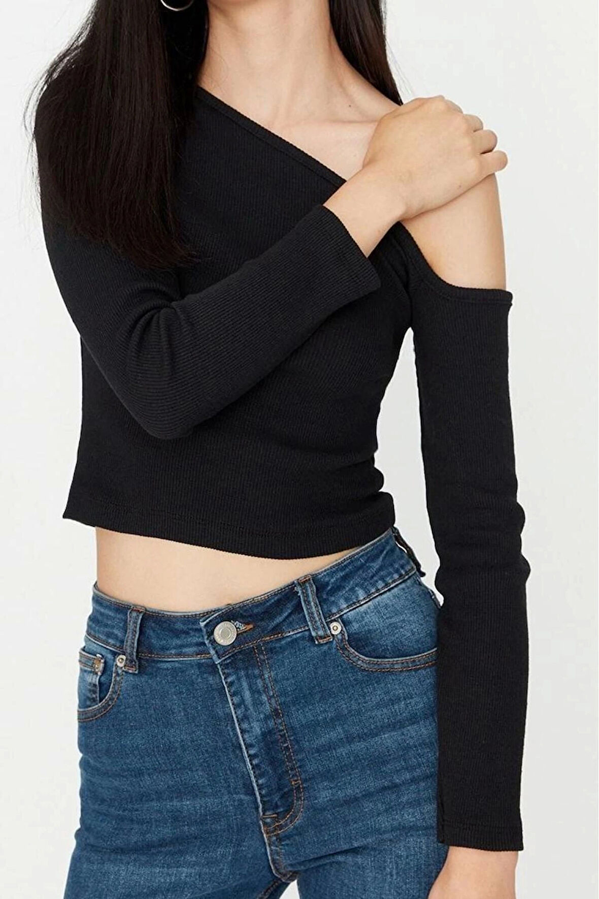 Stil Kadın Fitted Vücuda Oturan Omzu Açık Fitilli Bluz Crop Örme Slim Kalıp Düşük Kol