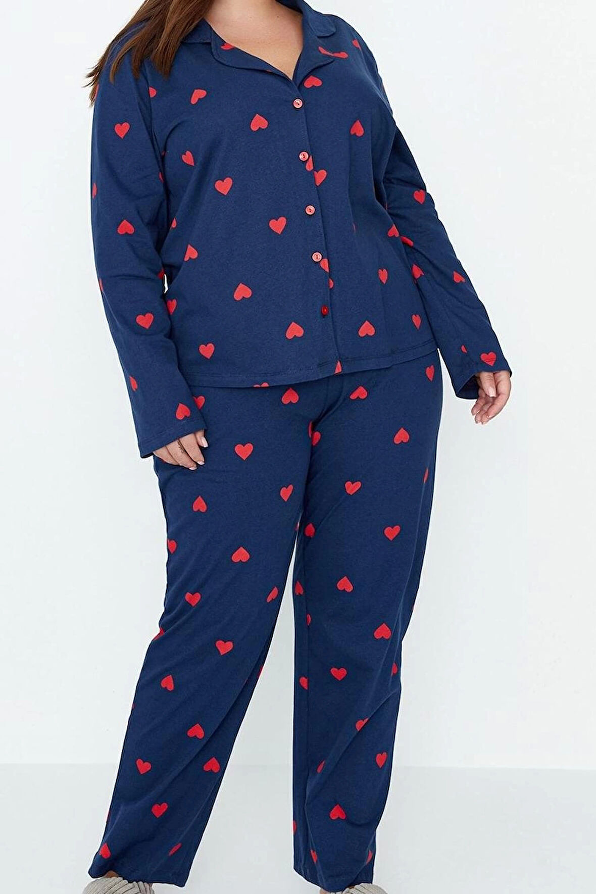 Tarz Rahat Büyük Beden Uzun Kollu Geniş Paça Kalpli Örme Pijama Takımı