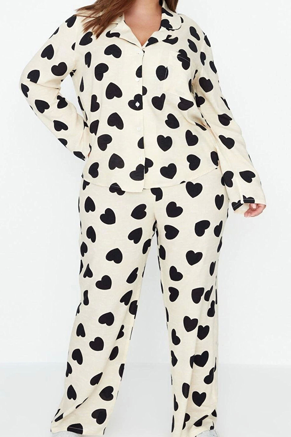 Tarz Rahat Büyük Beden Uzun Kollu Boru Paça Kalpli Dokuma Pijama Takımı