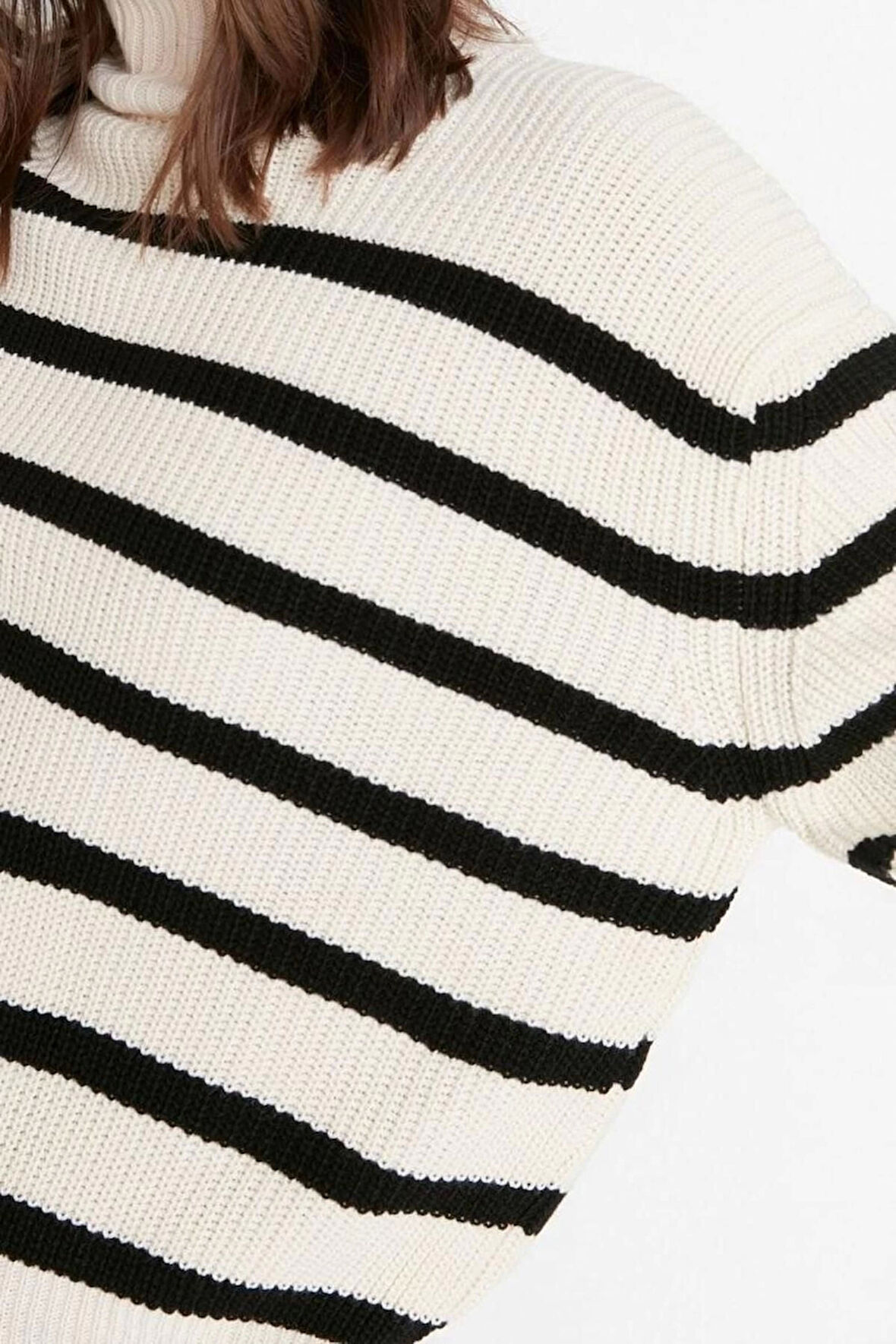 Kadın Modern Tarz Rahat Uzun Dik Yaka Renk Bloklu Kol Regular Triko Kazak