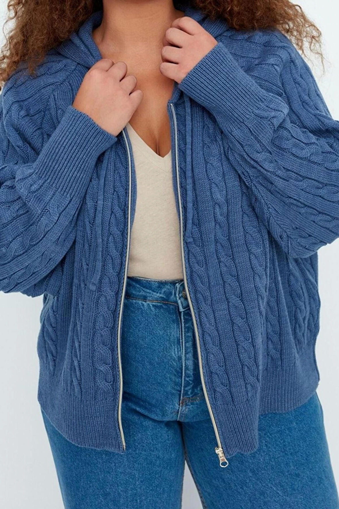 Büyük Beden Kadın Modern Tarz Rahat Uzun Kapüşonlu Saç Örgü Kol Regular Triko Hırka